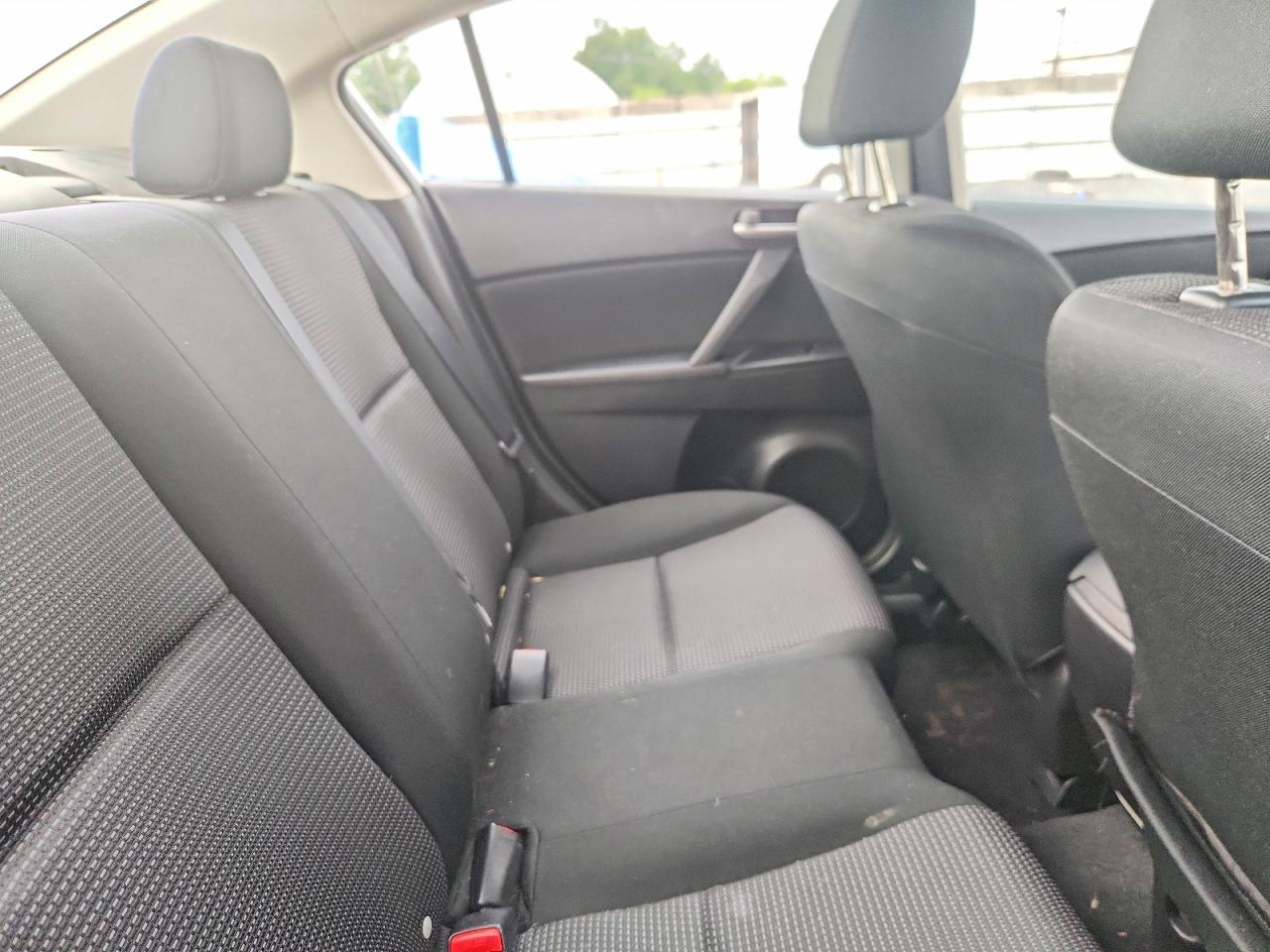 2013 Mazda 3 I Белый vin: JM1BL1TG4D1845805