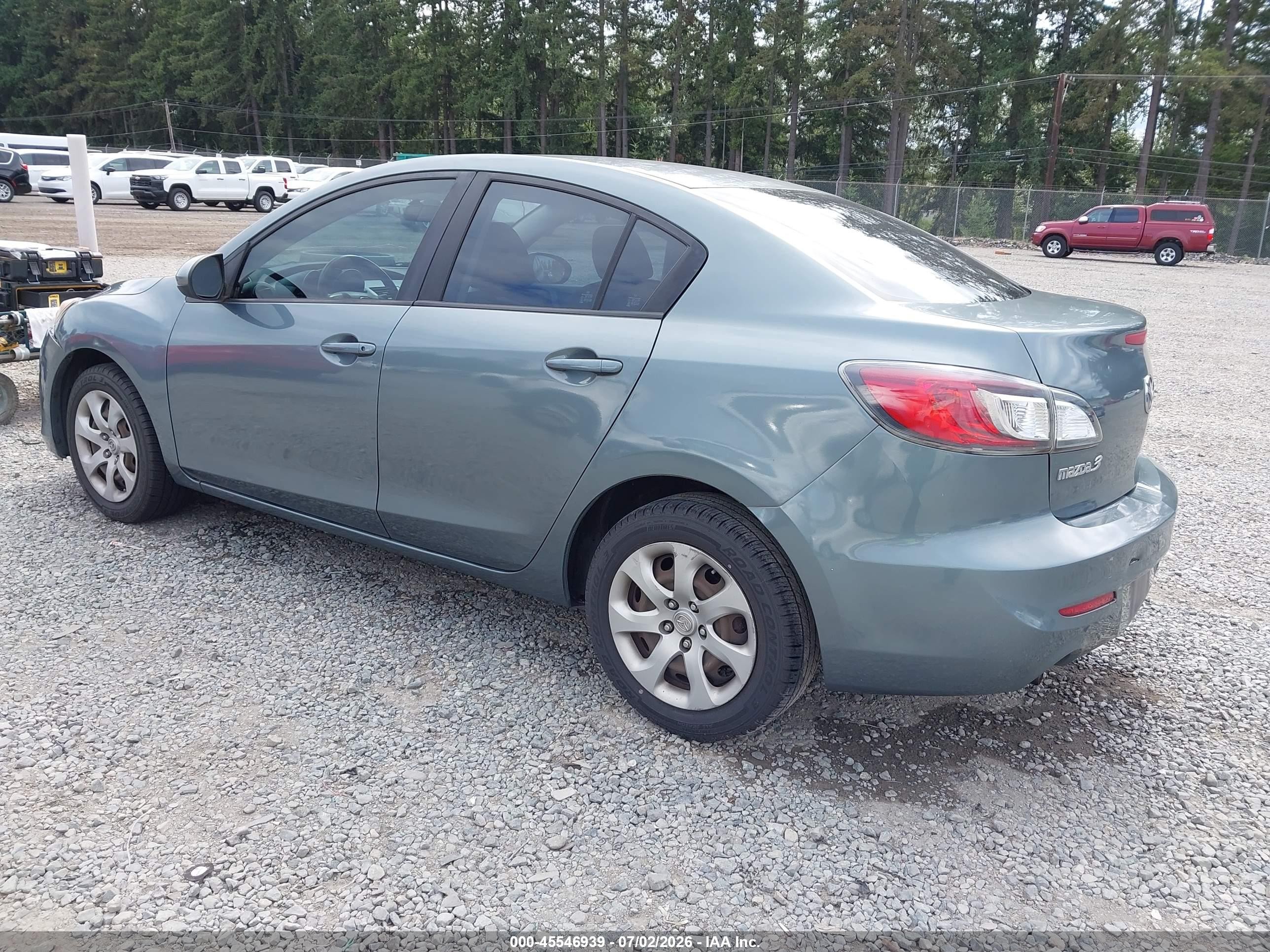 2013 Mazda Mazda3 I Sv Зеленый vin: JM1BL1TG5D1770368