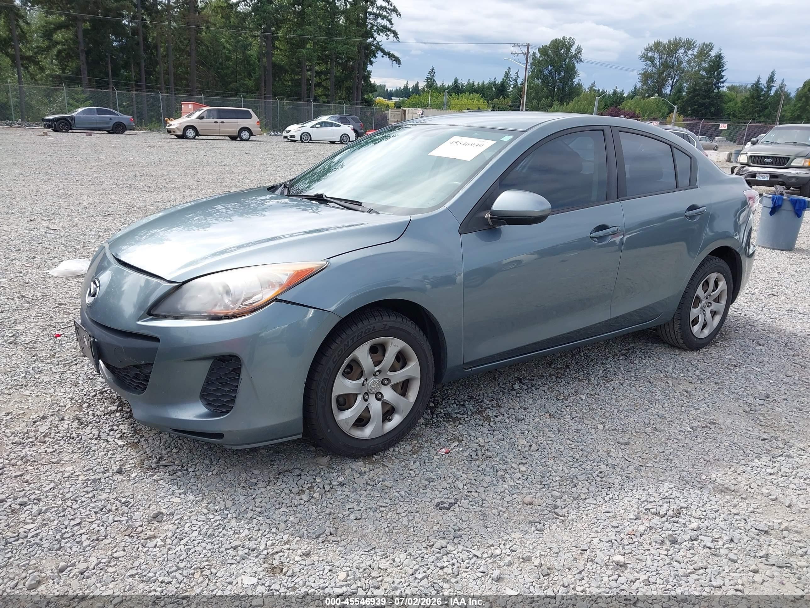 2013 Mazda Mazda3 I Sv Зеленый vin: JM1BL1TG5D1770368
