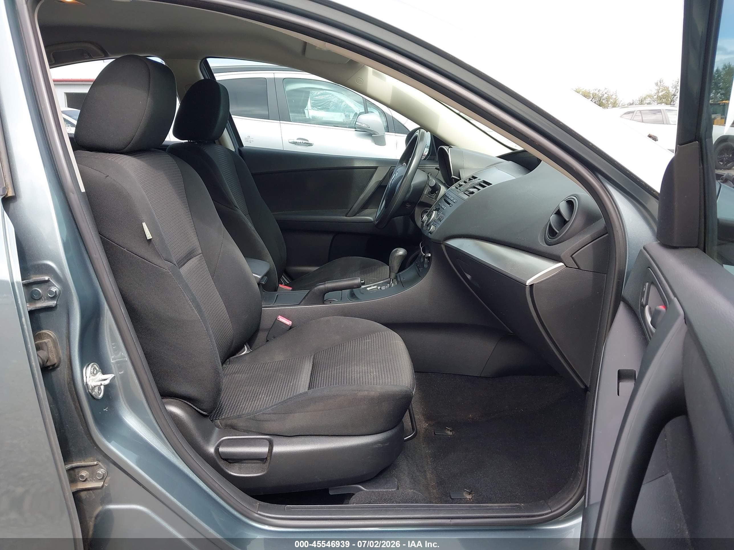 2013 Mazda Mazda3 I Sv Зеленый vin: JM1BL1TG5D1770368