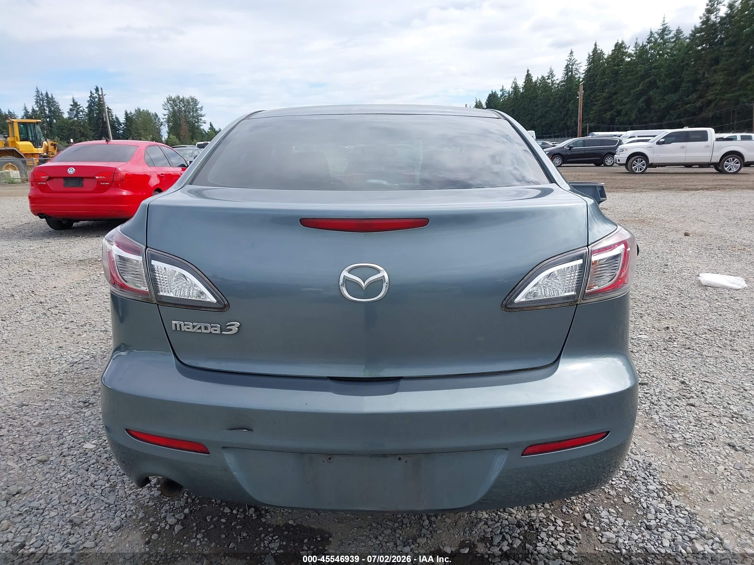 2013 Mazda Mazda3 I Sv Зеленый vin: JM1BL1TG5D1770368