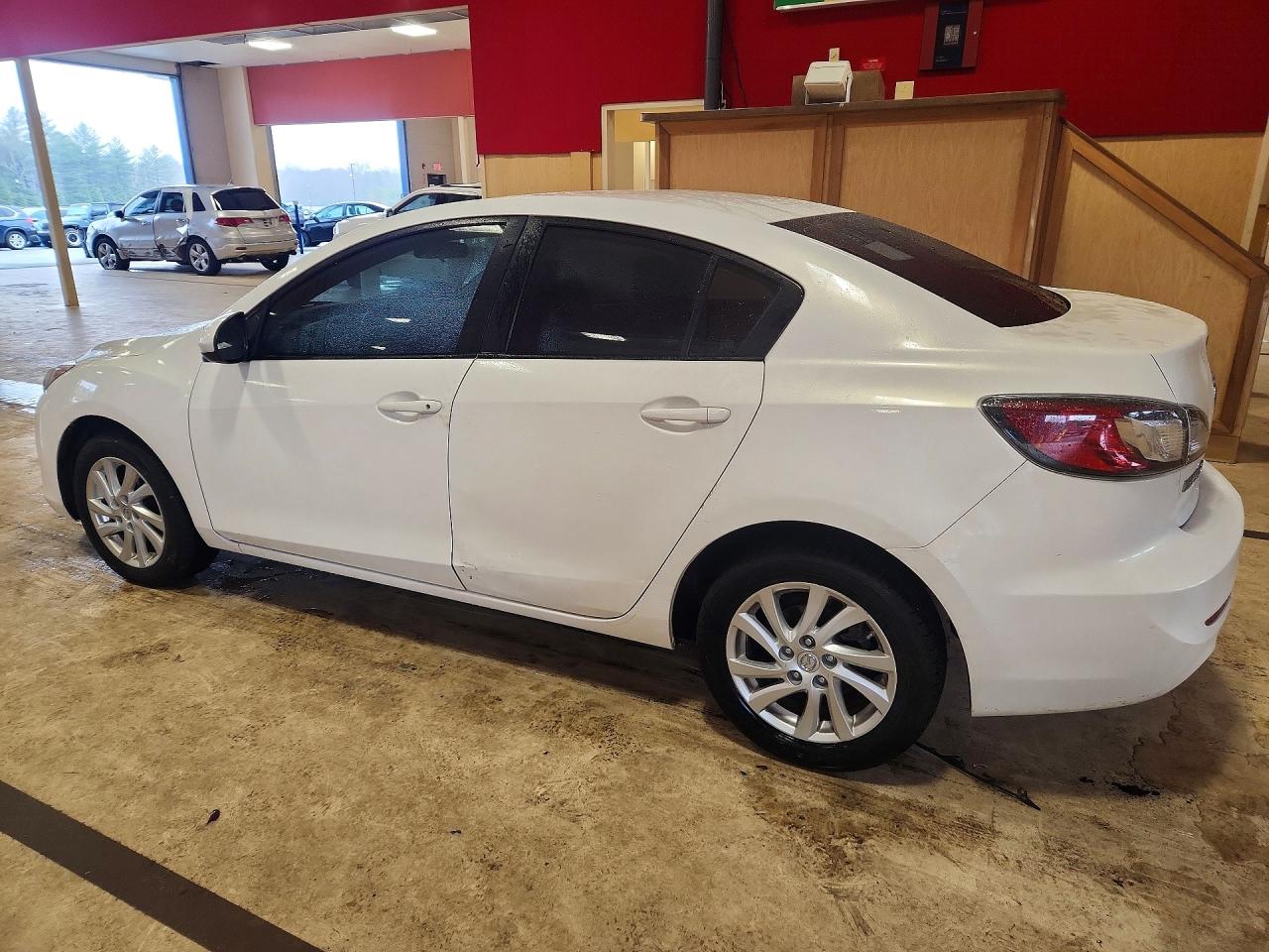 2013 Mazda Mazda 3 White vin: JM1BL1TG6D1810215