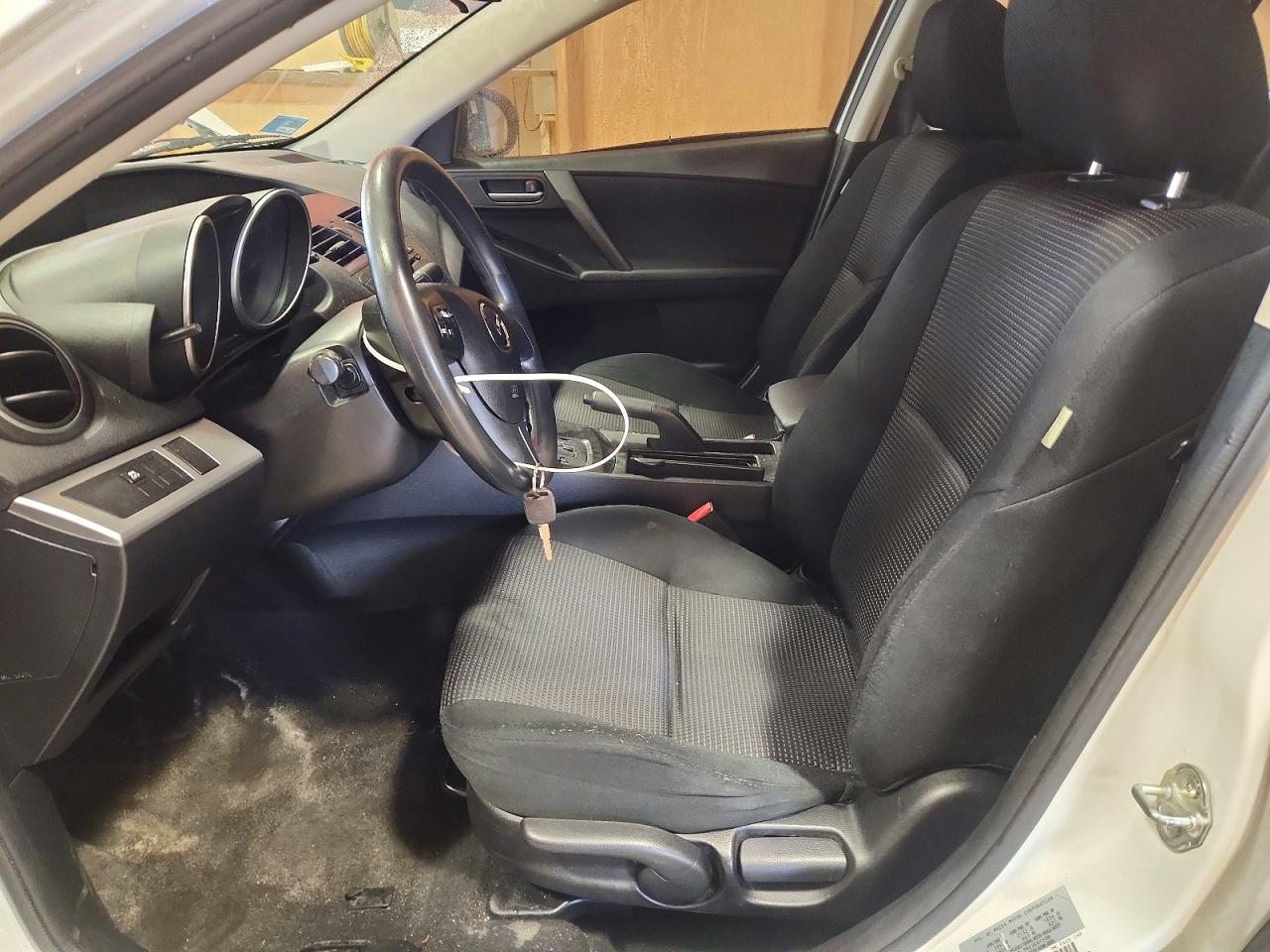 2013 Mazda Mazda 3 White vin: JM1BL1TG6D1810215