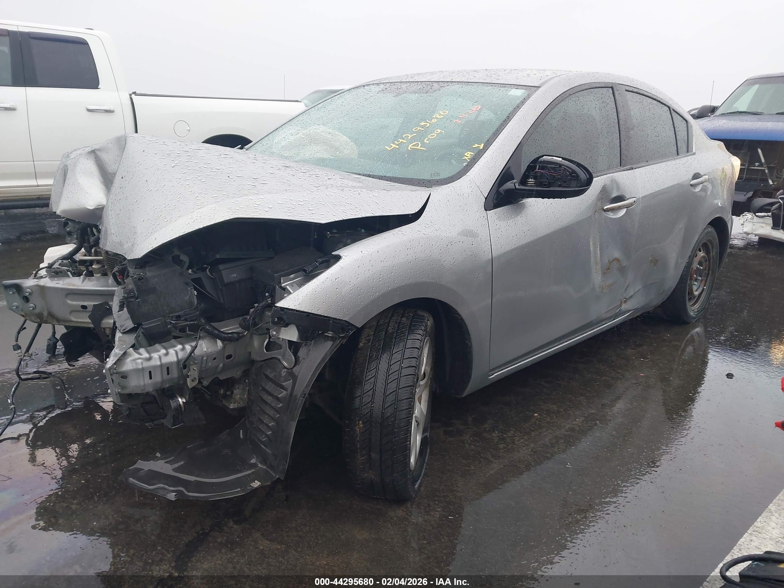 2013 Mazda Mazda3 I Sv Silver vin: JM1BL1TG6D1821750