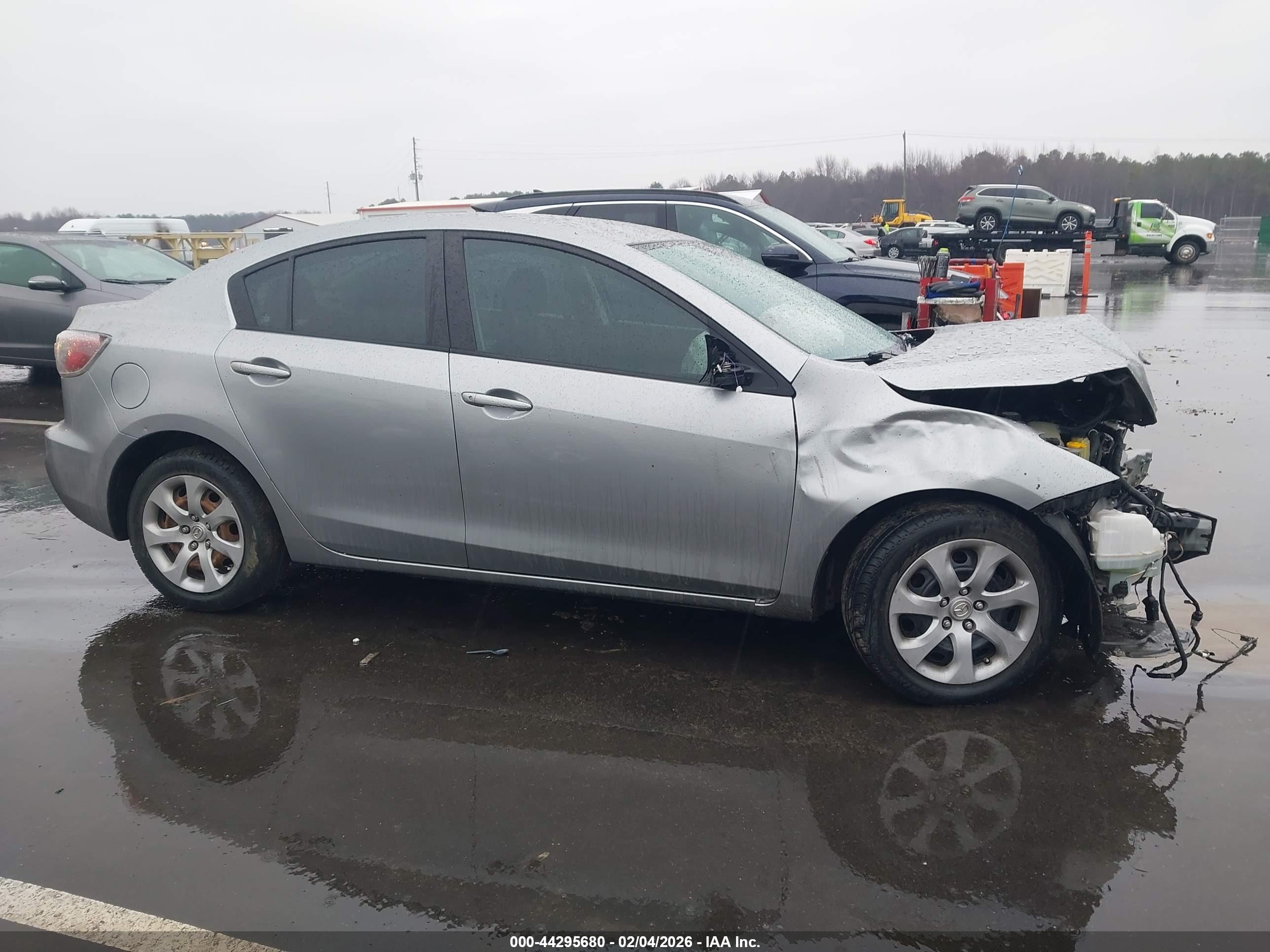 2013 Mazda Mazda3 I Sv Silver vin: JM1BL1TG6D1821750