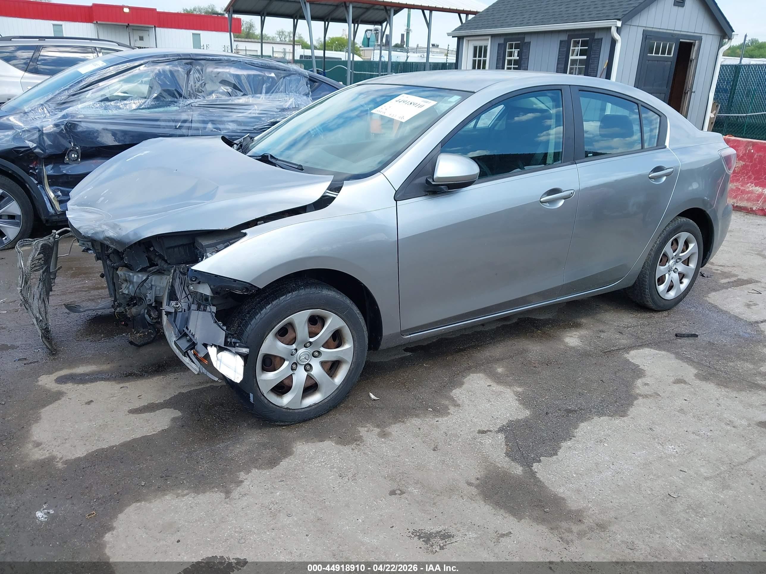 2013 Mazda Mazda3 I Sv Gray vin: JM1BL1TG8D1724386