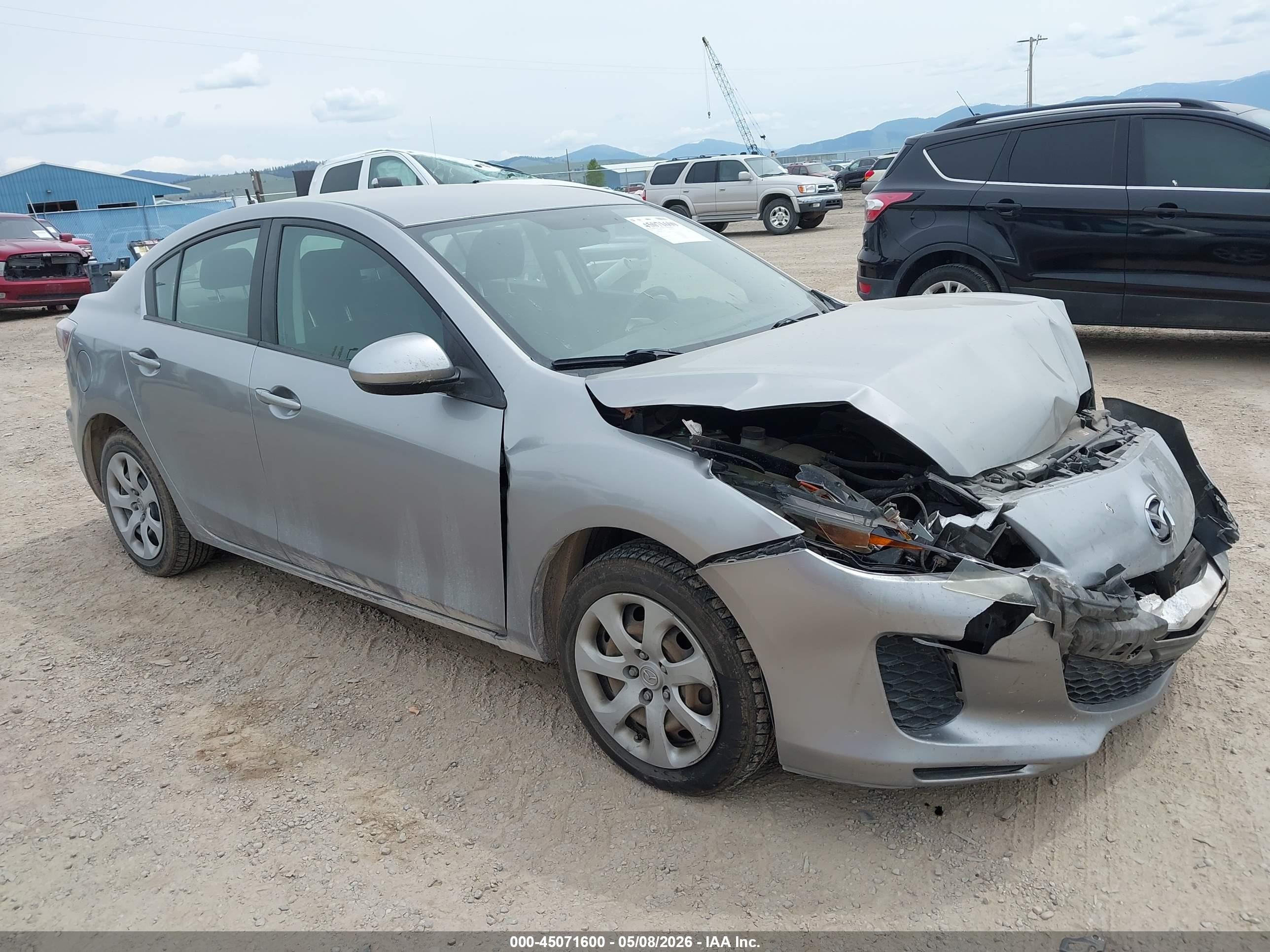 2013 Mazda Mazda3 I Sv Silver vin: JM1BL1TG8D1734383