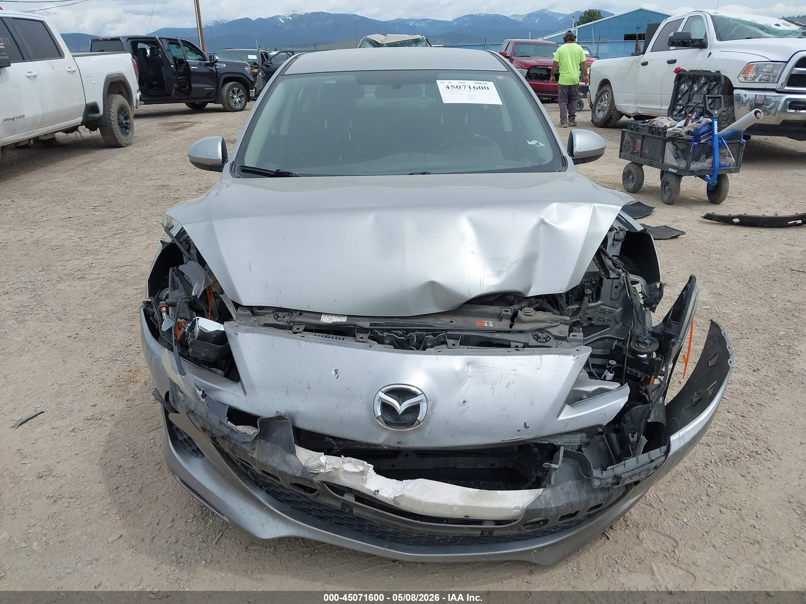2013 Mazda Mazda3 I Sv Silver vin: JM1BL1TG8D1734383