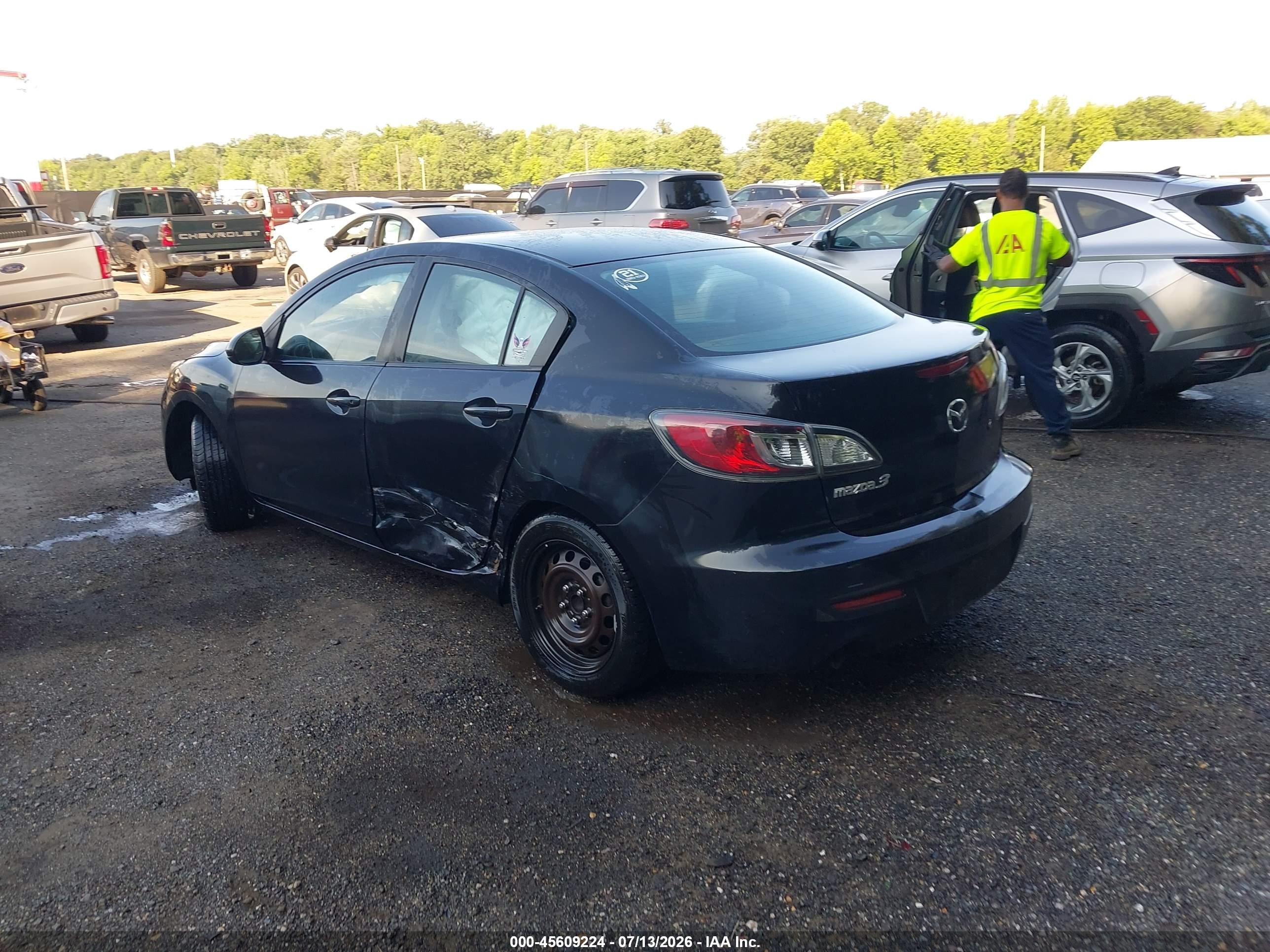 2013 Mazda Mazda3 I Sv Black vin: JM1BL1TG8D1809261