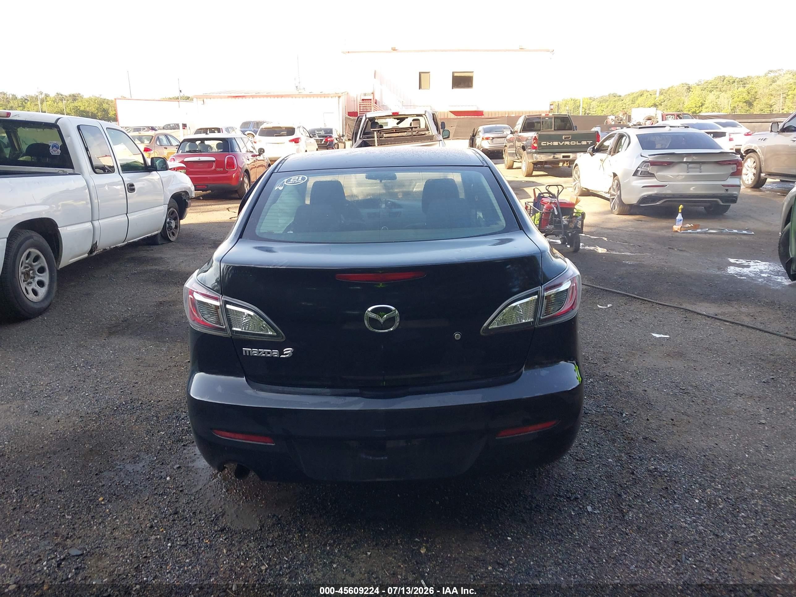 2013 Mazda Mazda3 I Sv Black vin: JM1BL1TG8D1809261