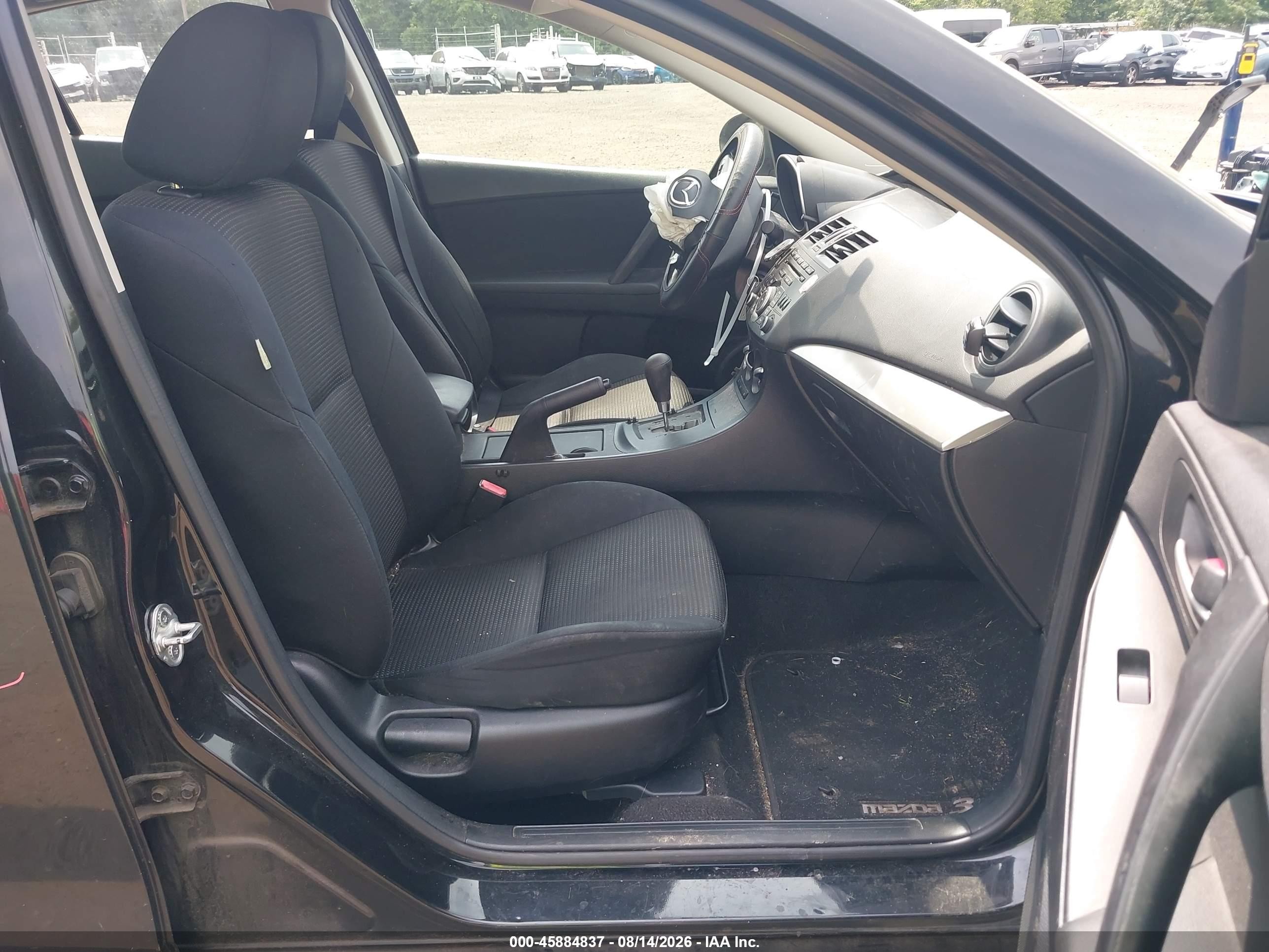 2013 Mazda Mazda3 I Sv Черный vin: JM1BL1TG8D1809292