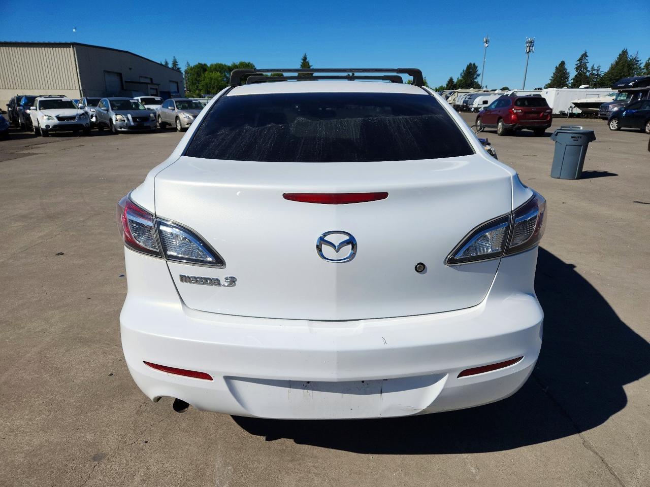 2013 Mazda 3 I Белый vin: JM1BL1TG9D1727944