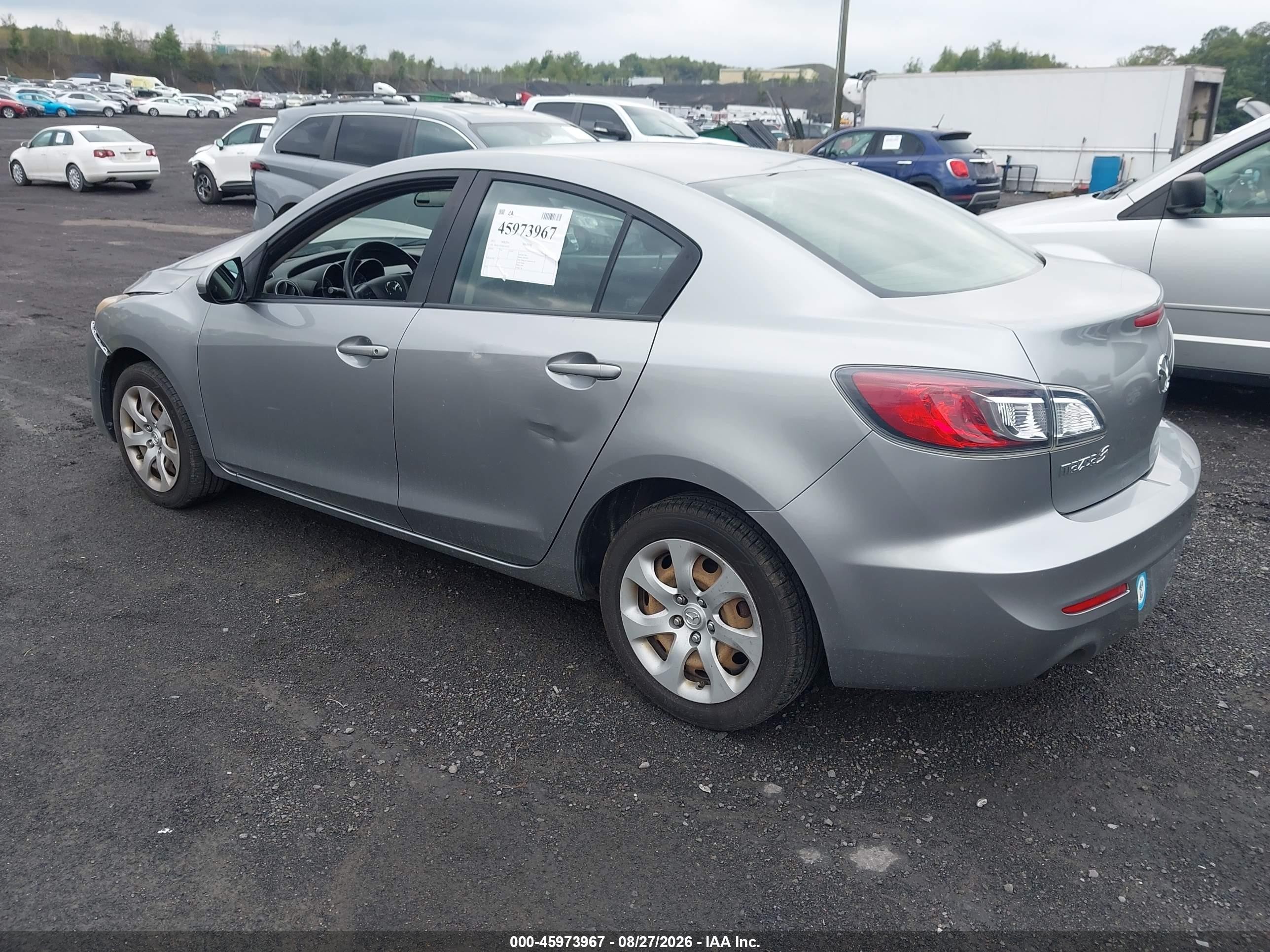 2013 Mazda Mazda3 I Sv Silver vin: JM1BL1TG9D1834332