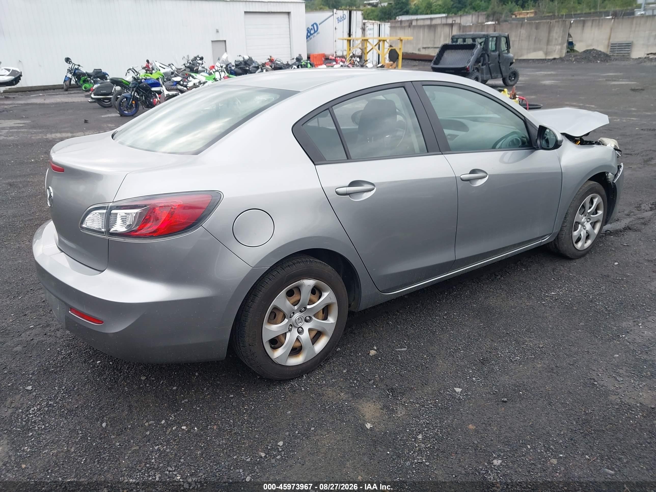 2013 Mazda Mazda3 I Sv Silver vin: JM1BL1TG9D1834332