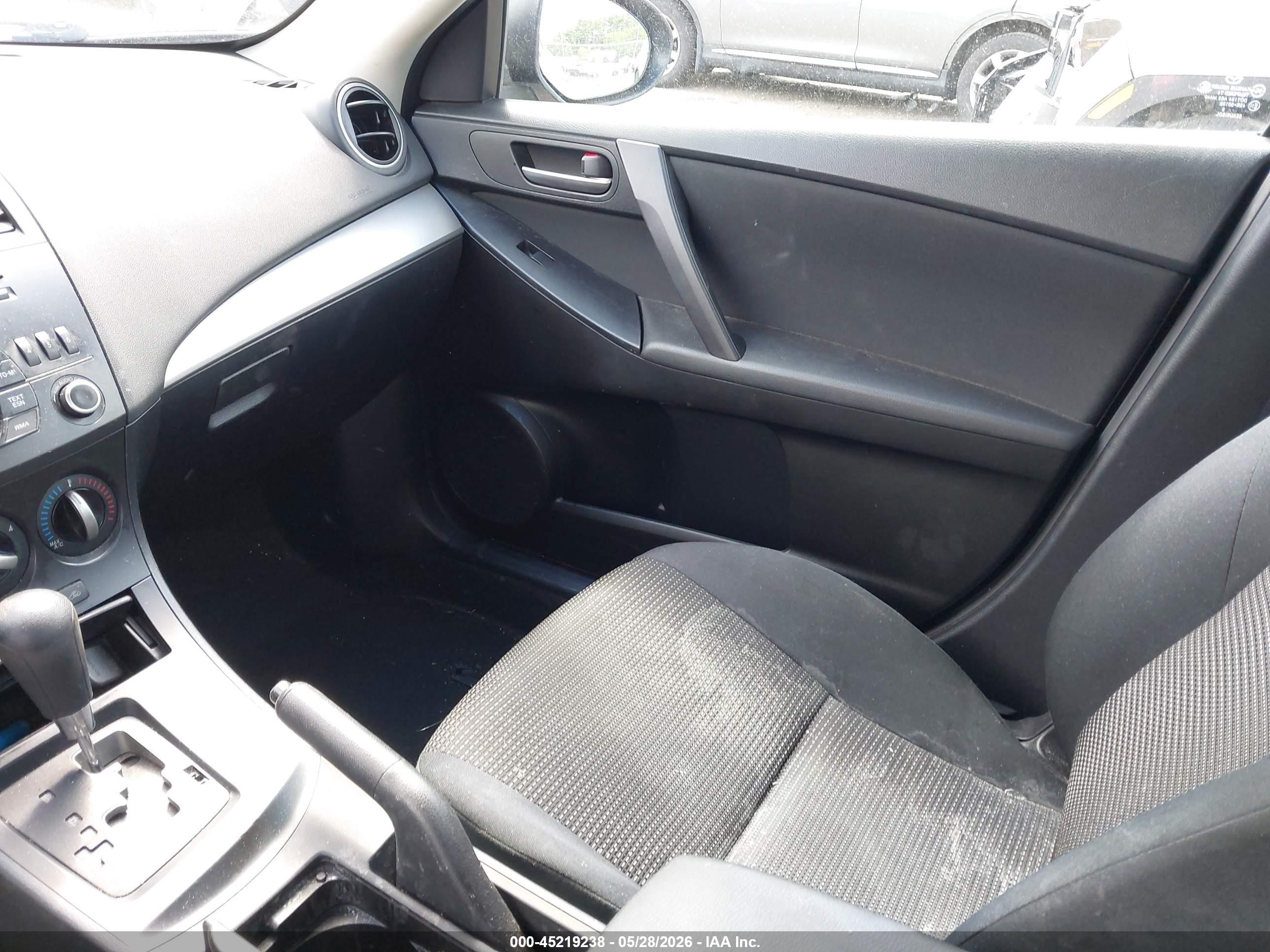 2013 Mazda Mazda3 I Sv Gray vin: JM1BL1TG9D1848893