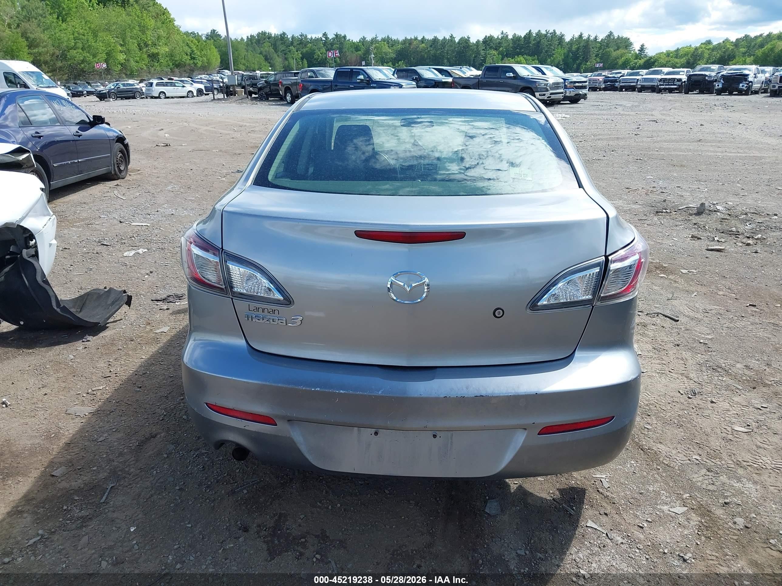 2013 Mazda Mazda3 I Sv Gray vin: JM1BL1TG9D1848893