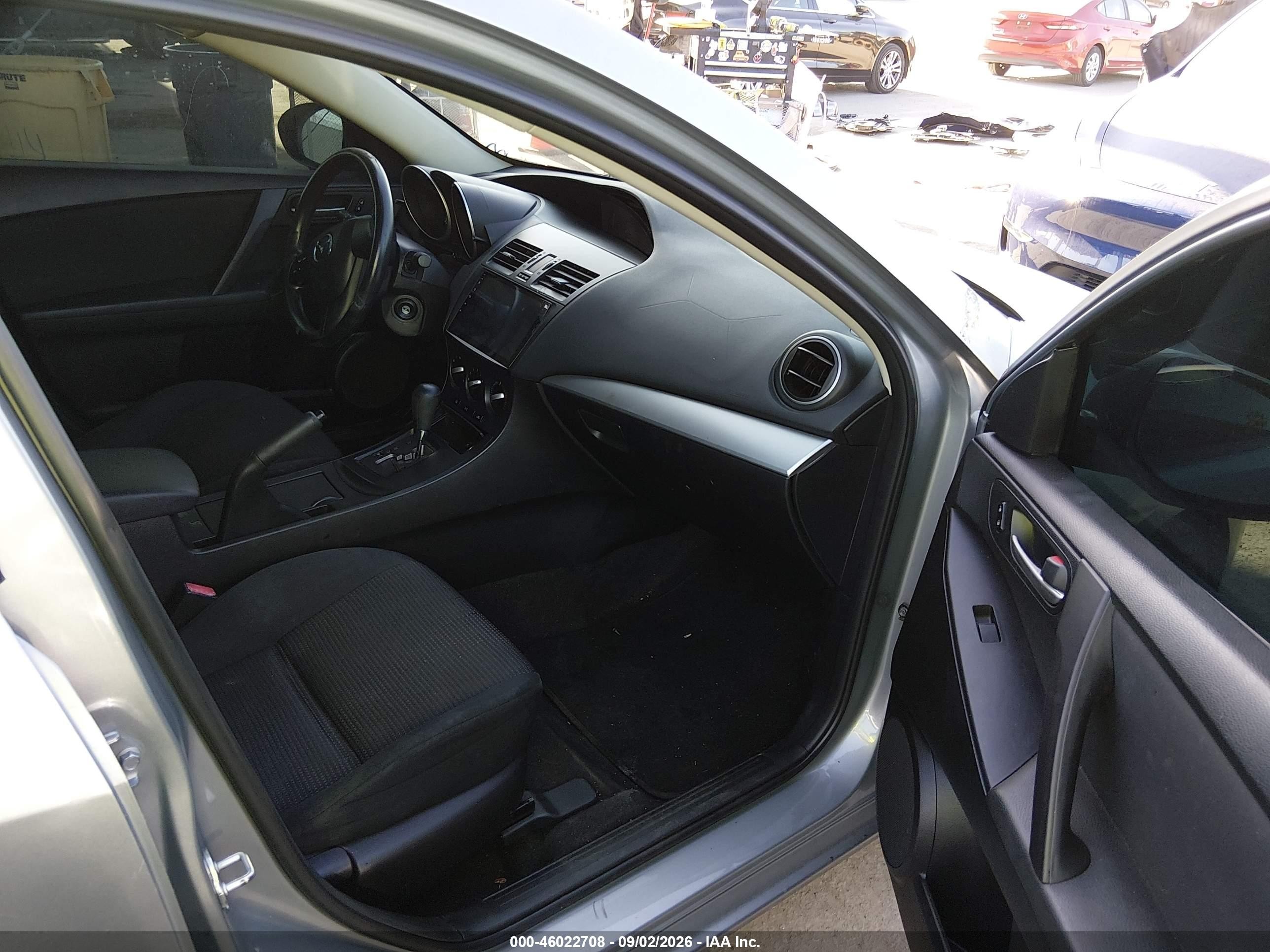 2013 Mazda Mazda3 I Sv Gray vin: JM1BL1TGXD1734675