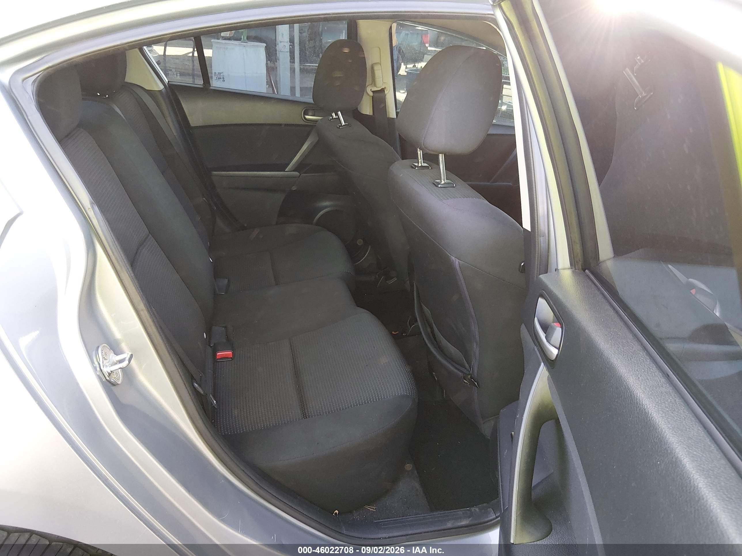 2013 Mazda Mazda3 I Sv Gray vin: JM1BL1TGXD1734675