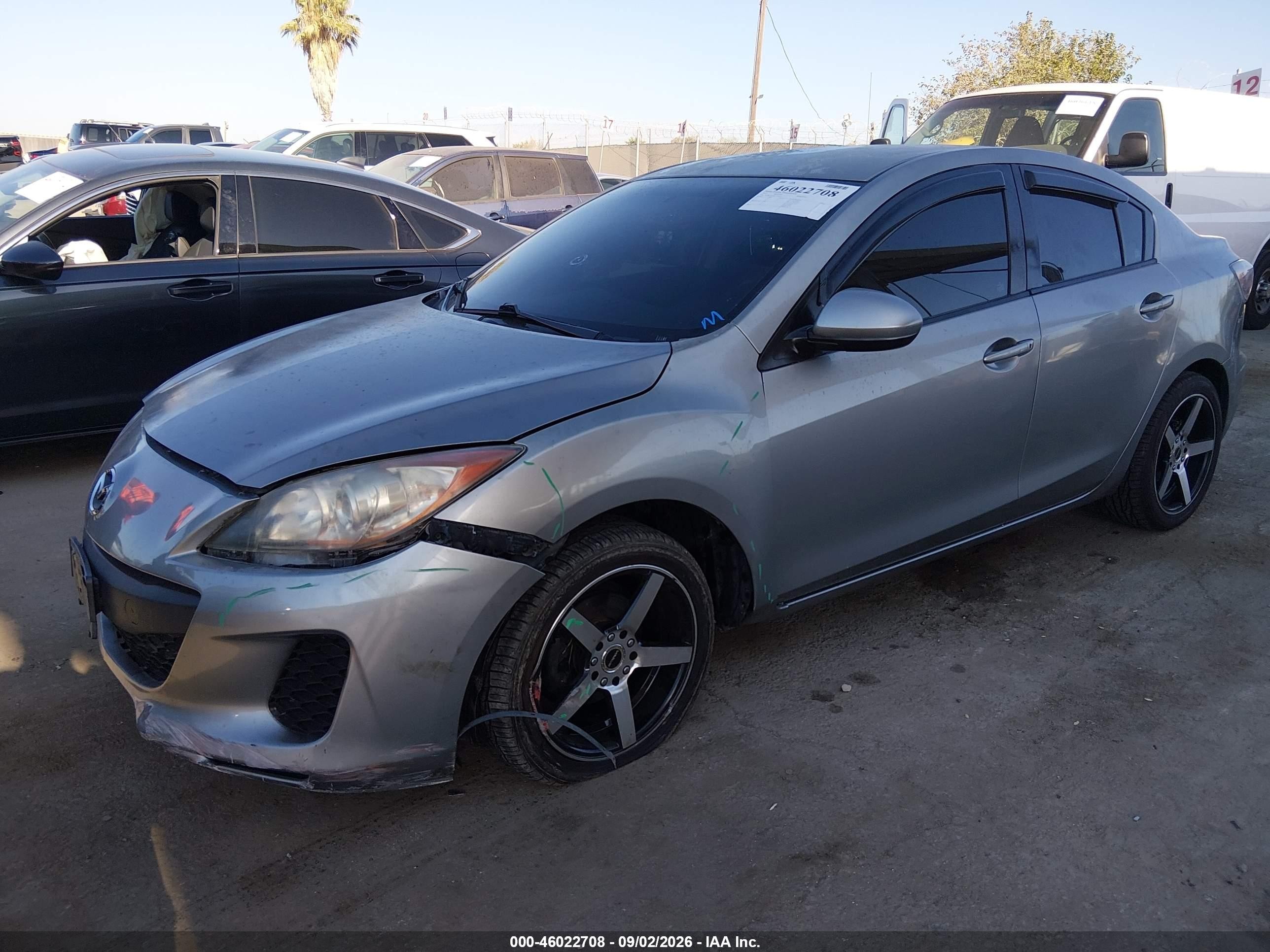 2013 Mazda Mazda3 I Sv Gray vin: JM1BL1TGXD1734675