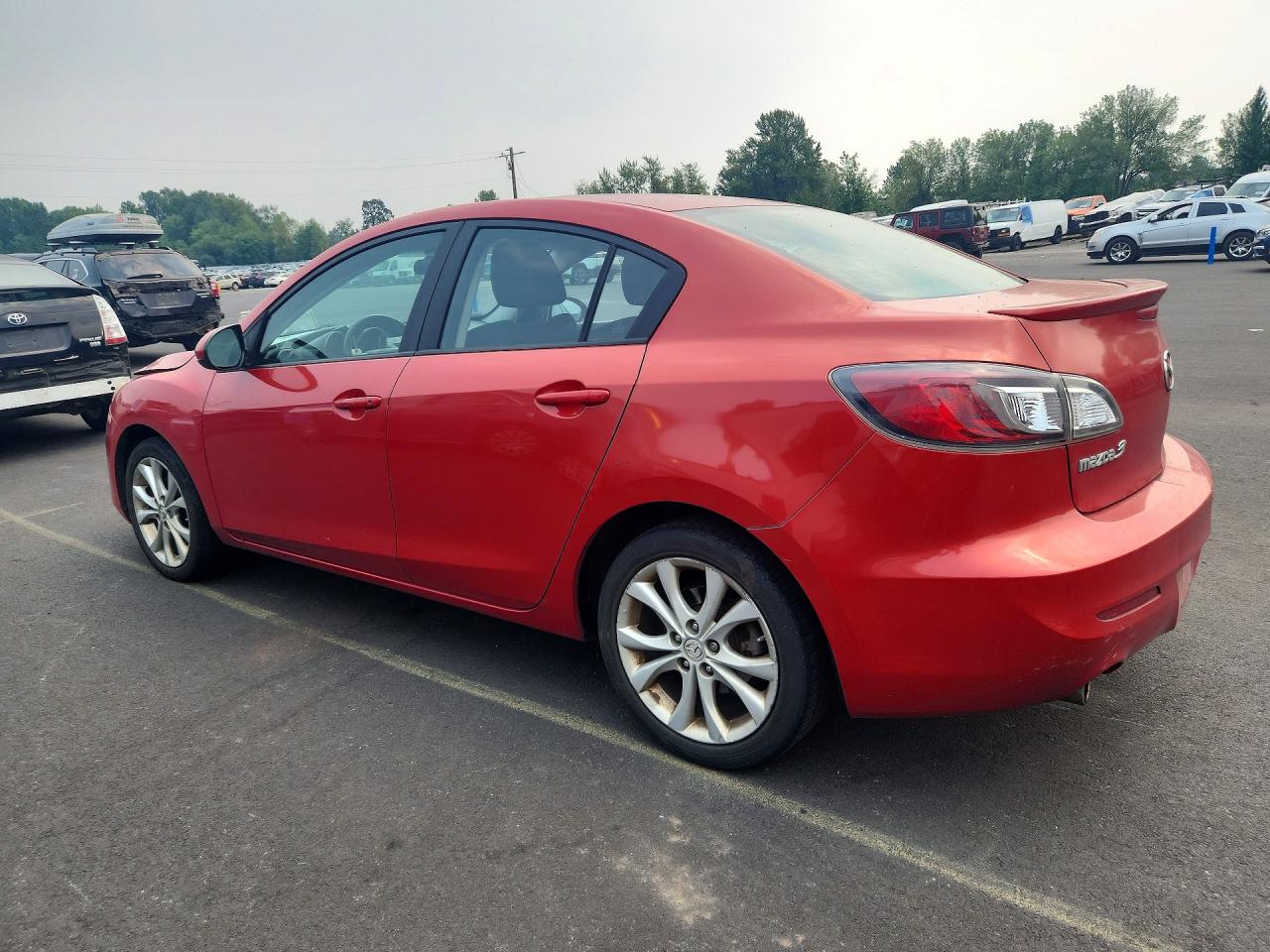 2011 Mazda 3 S Red vin: JM1BL1U51B1386985