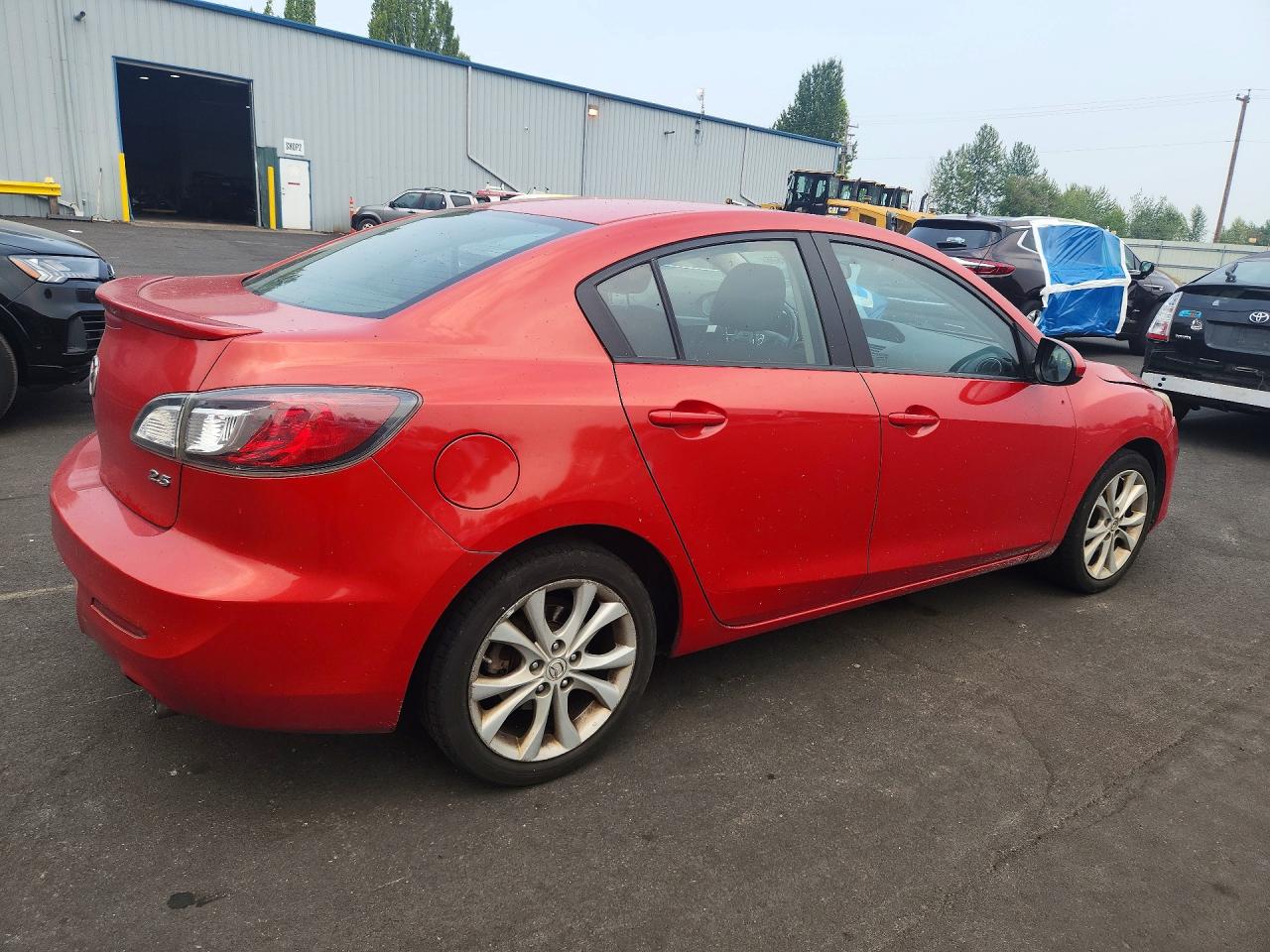 2011 Mazda 3 S Red vin: JM1BL1U51B1386985