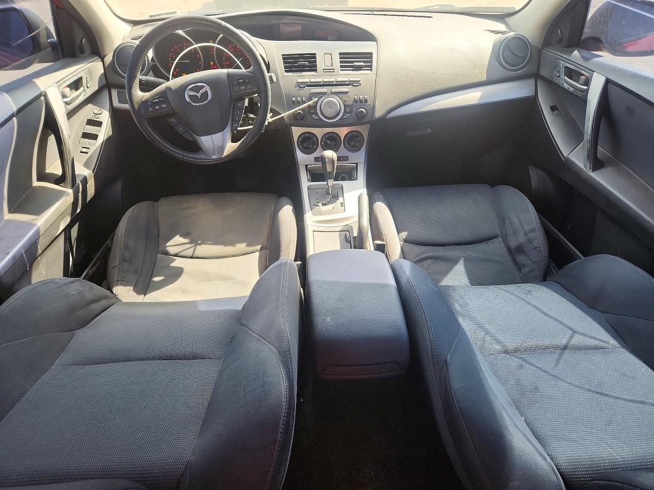 2011 Mazda 3 S Red vin: JM1BL1U52B1387661