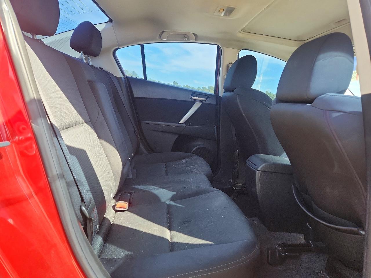2011 Mazda 3 S Red vin: JM1BL1U52B1387661