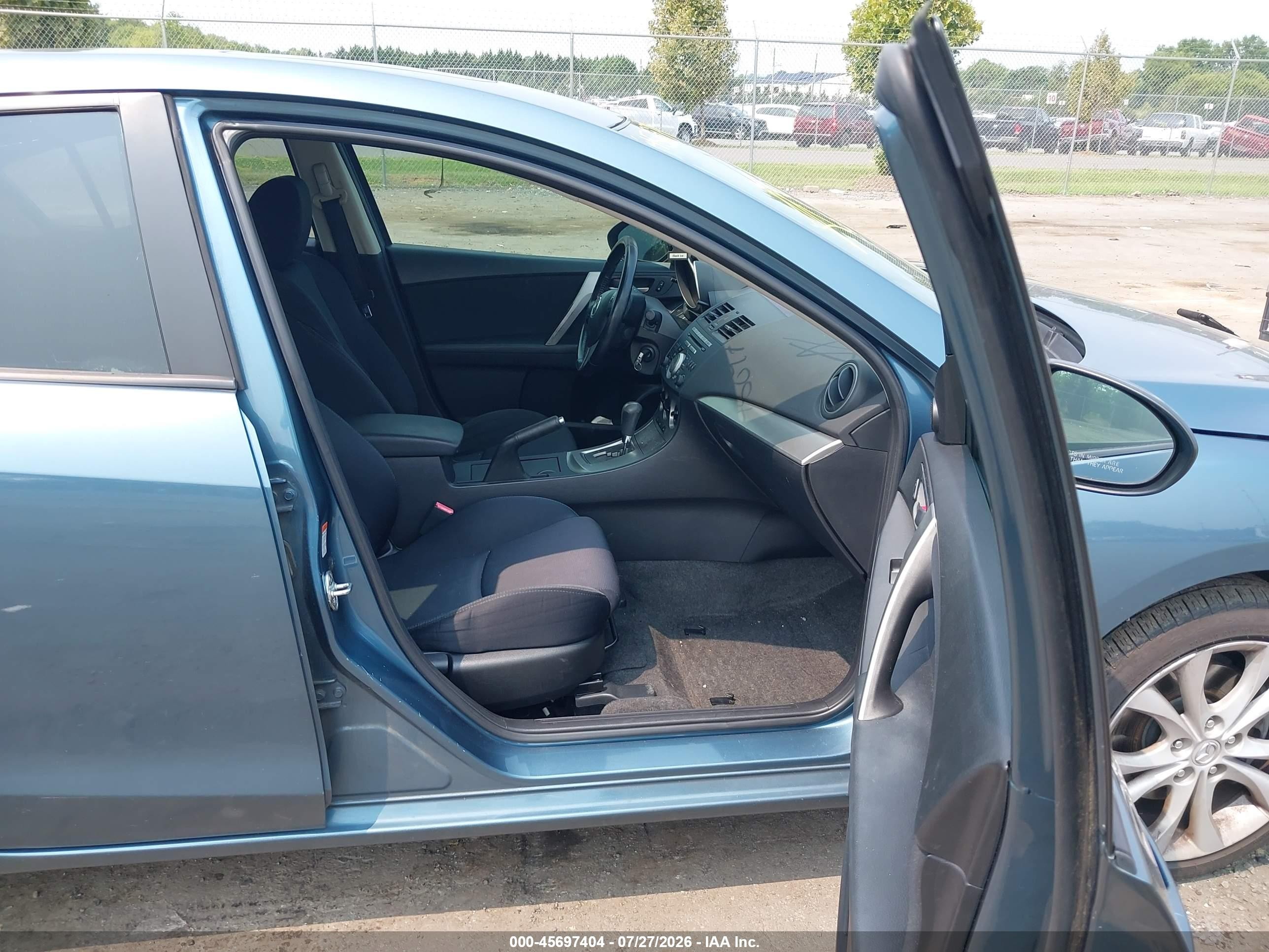 2011 Mazda Mazda3 S Sport Blue vin: JM1BL1U53B1393680