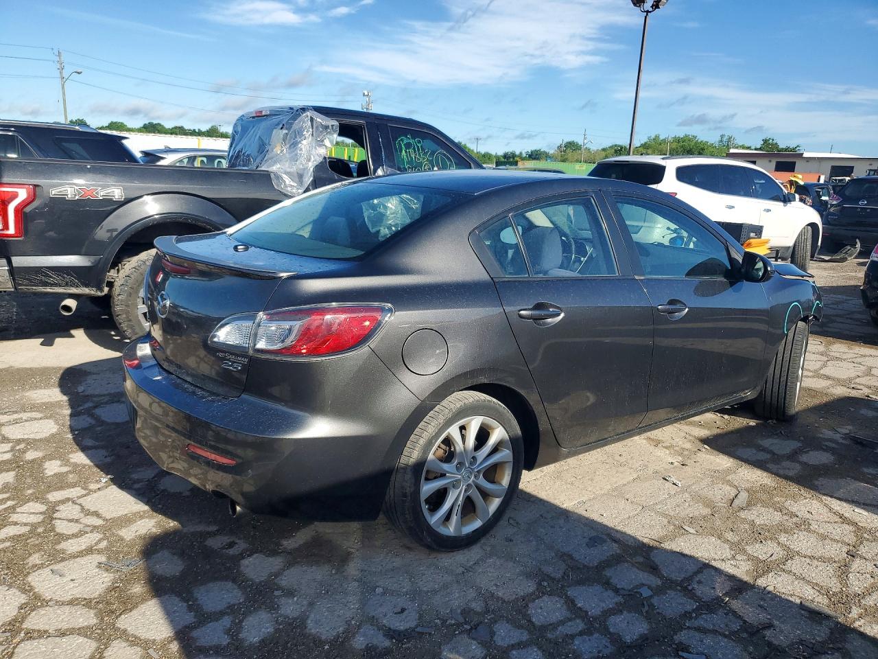2011 Mazda 3 S Charcoal vin: JM1BL1U53B1416519