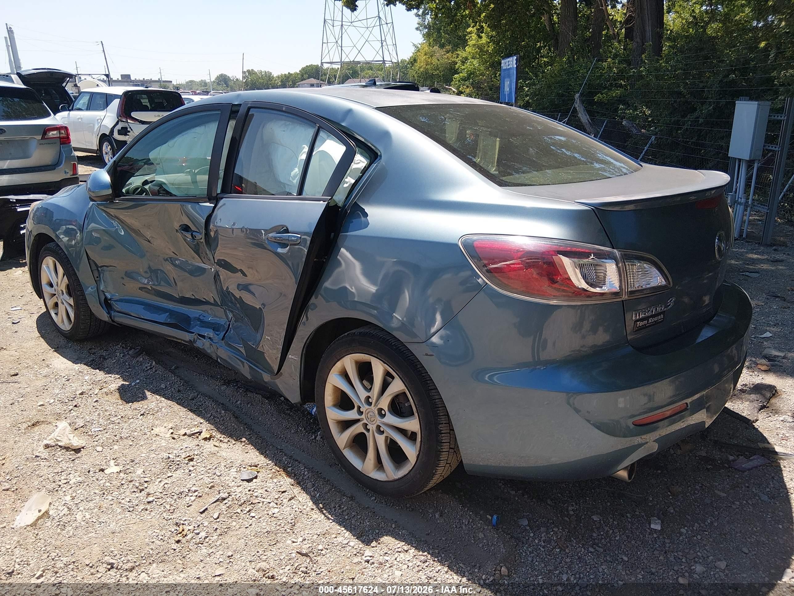 2011 Mazda Mazda3 S Sport Light Blue vin: JM1BL1U58B1363803