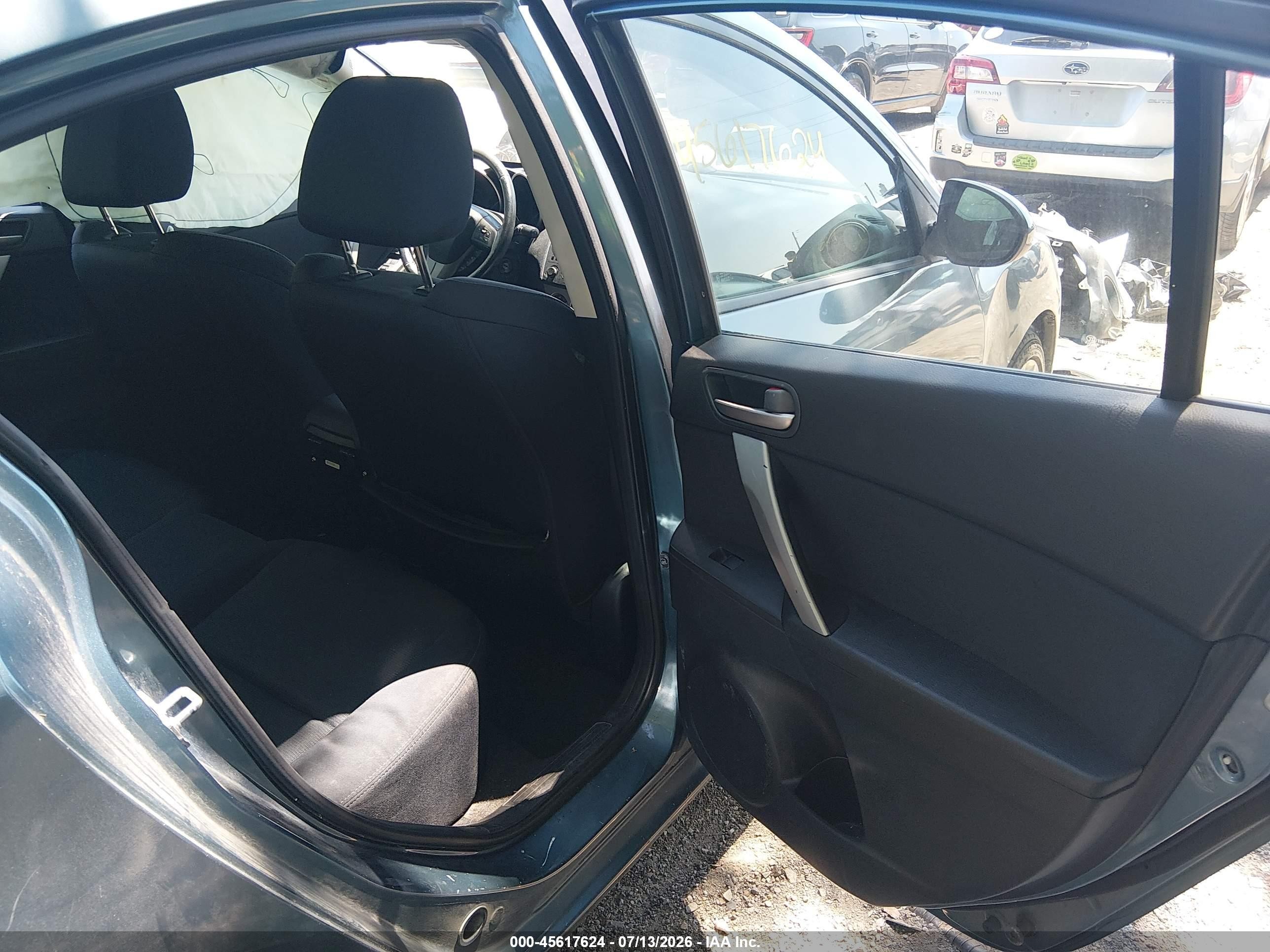 2011 Mazda Mazda3 S Sport Light Blue vin: JM1BL1U58B1363803