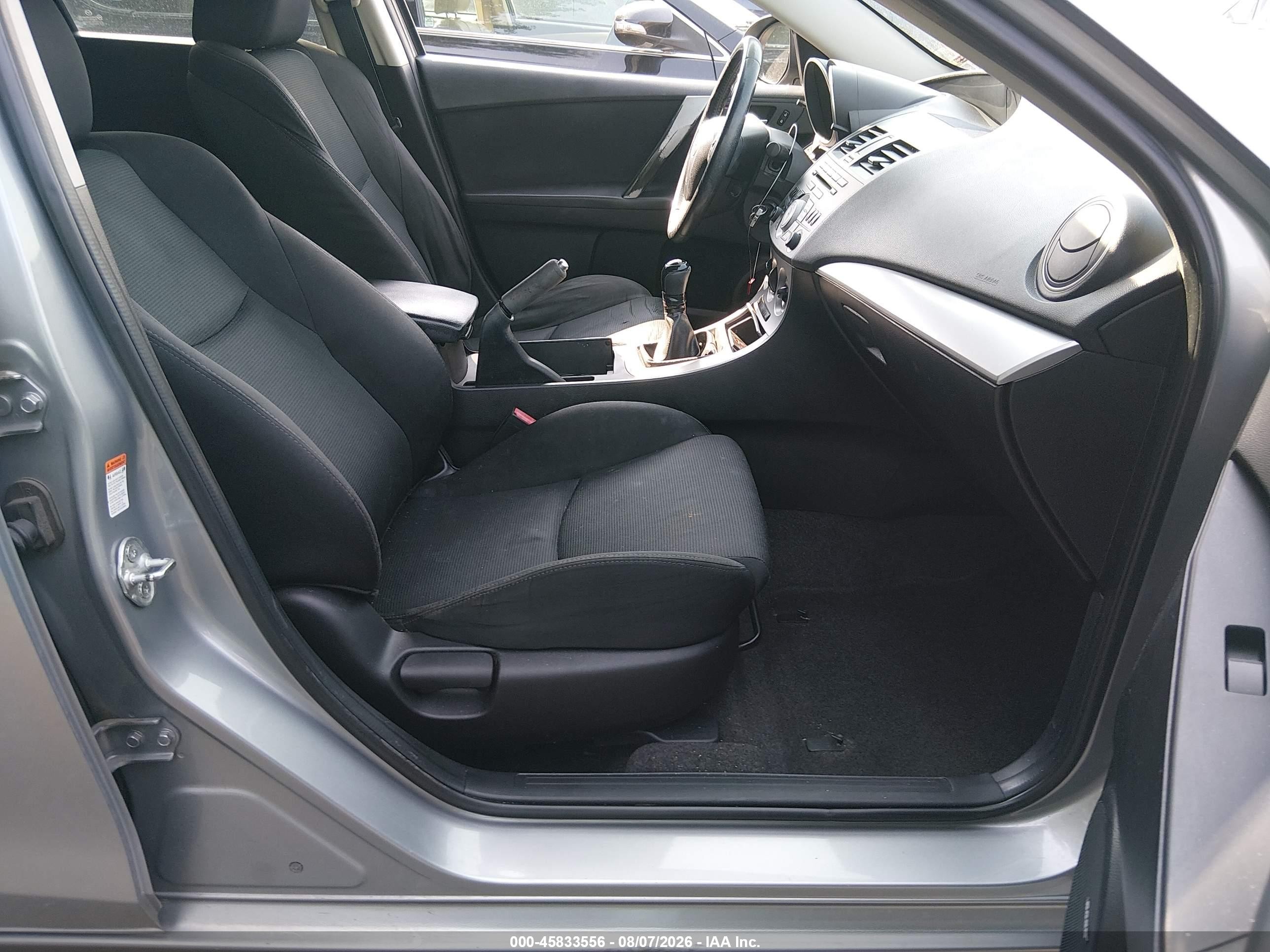 2011 Mazda Mazda3 S Sport Серебряный vin: JM1BL1U59B1389634