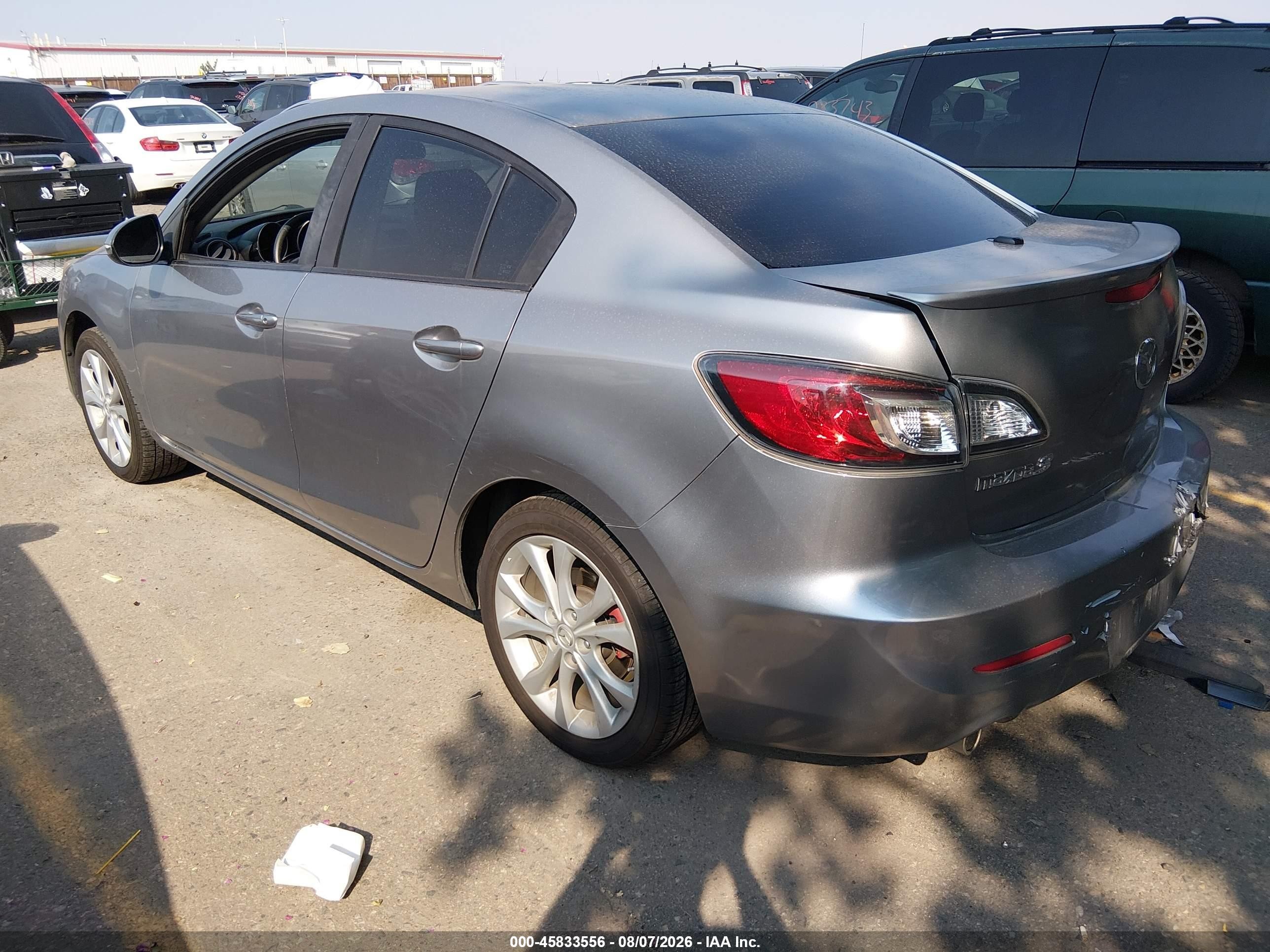 2011 Mazda Mazda3 S Sport Серебряный vin: JM1BL1U59B1389634