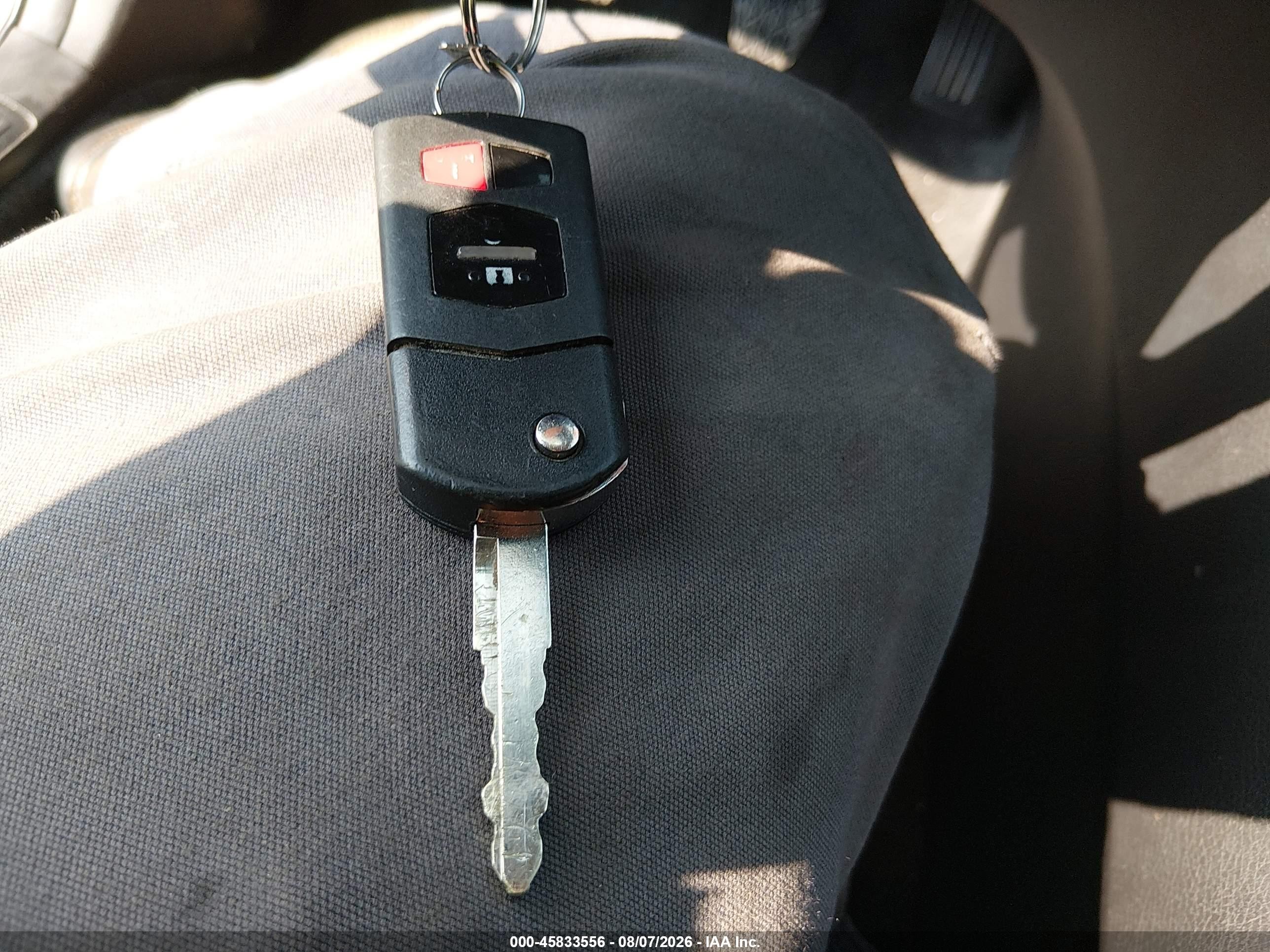 2011 Mazda Mazda3 S Sport Серебряный vin: JM1BL1U59B1389634