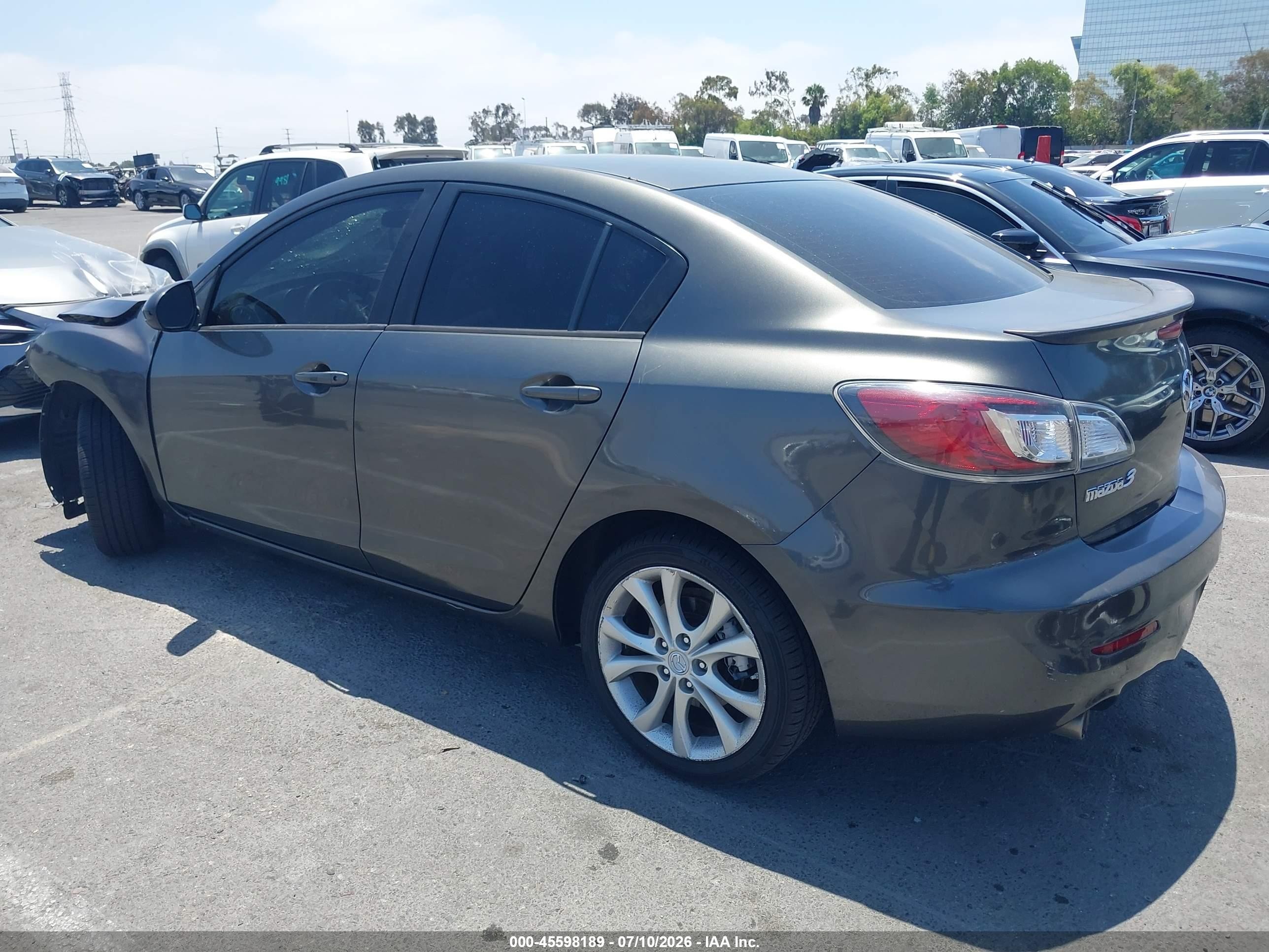 2011 Mazda Mazda3 S Sport Серый vin: JM1BL1U62B1481659