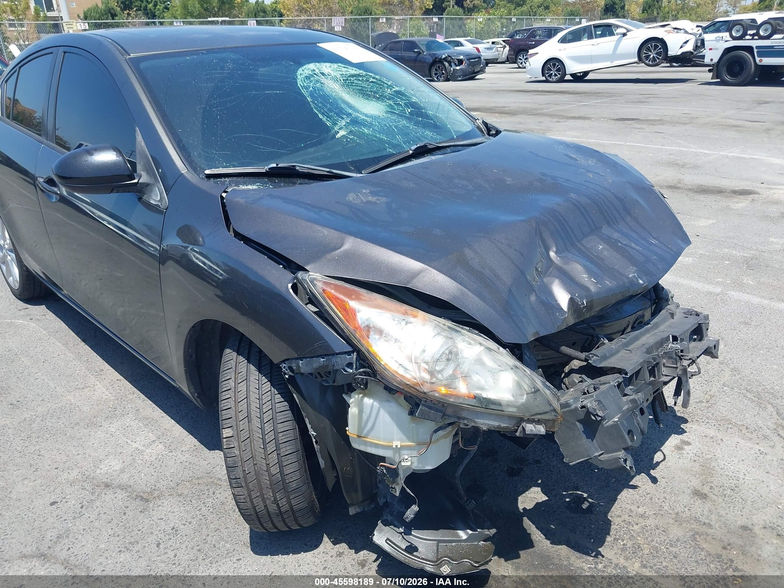 2011 Mazda Mazda3 S Sport Серый vin: JM1BL1U62B1481659