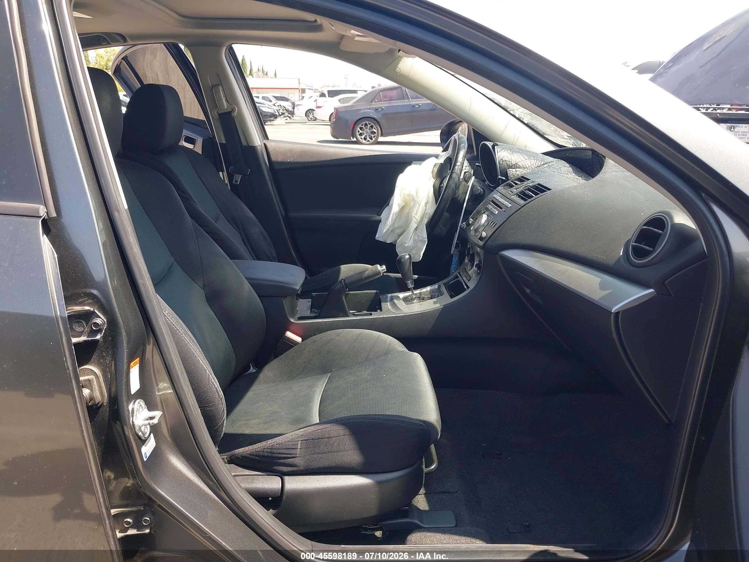 2011 Mazda Mazda3 S Sport Серый vin: JM1BL1U62B1481659