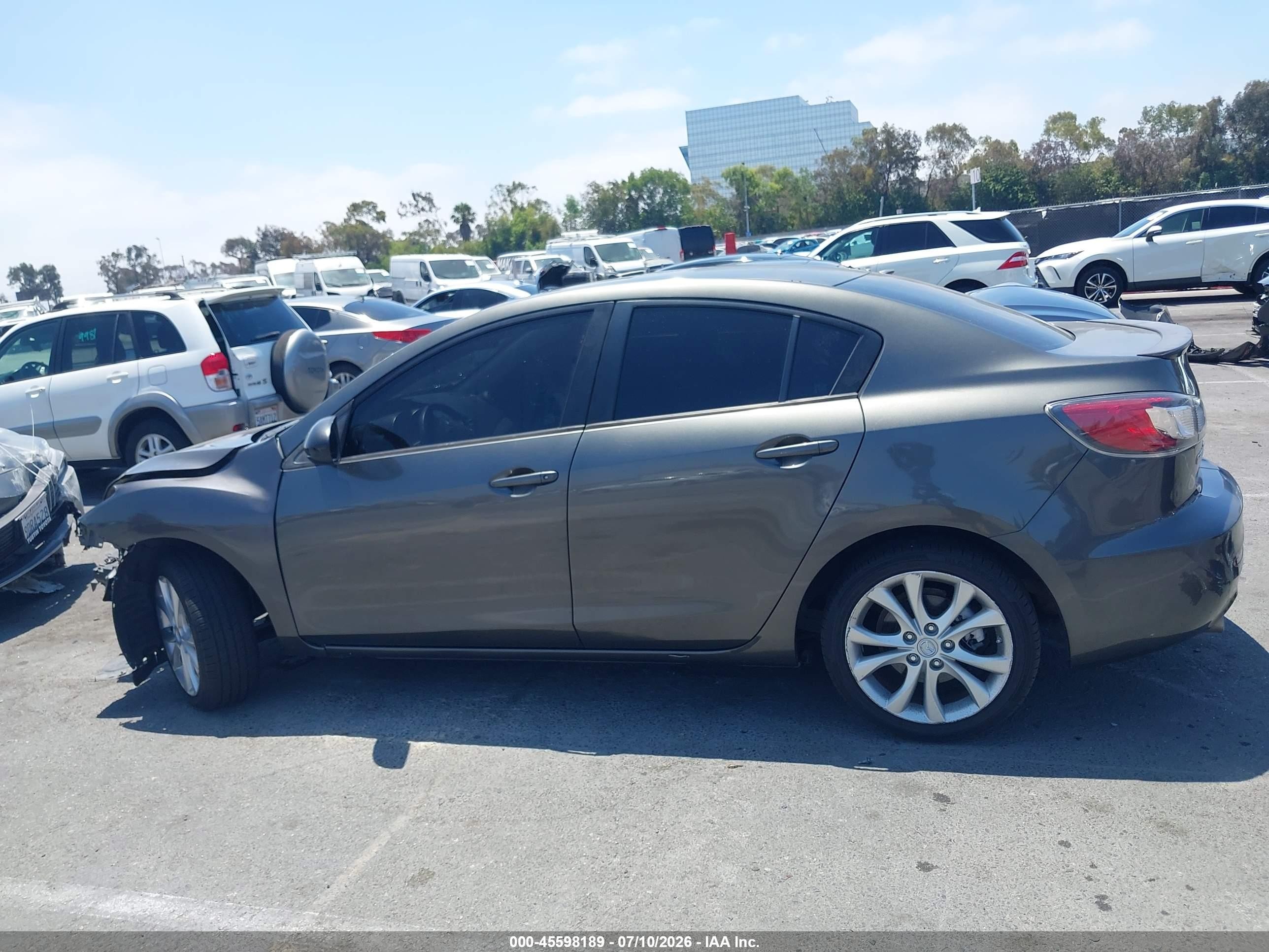 2011 Mazda Mazda3 S Sport Серый vin: JM1BL1U62B1481659