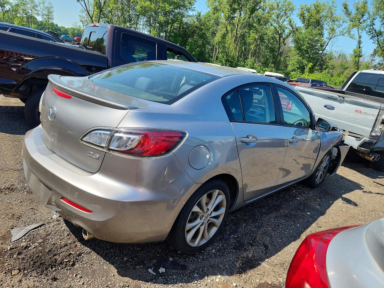 2011 Mazda 3 S Gray vin: JM1BL1U64B1393650