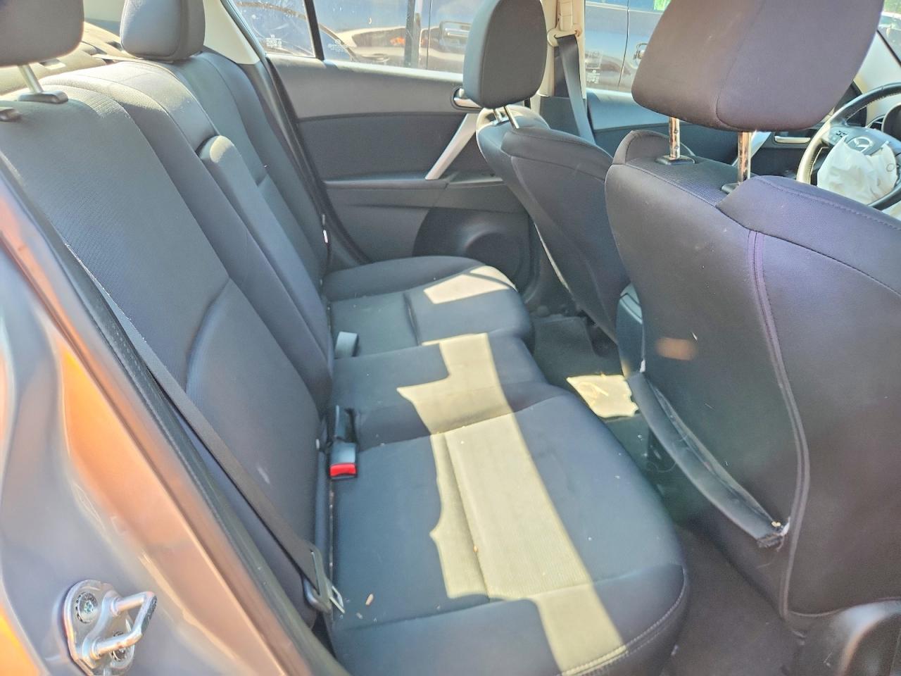 2011 Mazda 3 S Gray vin: JM1BL1U64B1393650