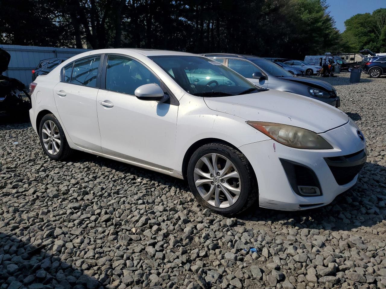 2011 Mazda 3 S White vin: JM1BL1U66B1398297