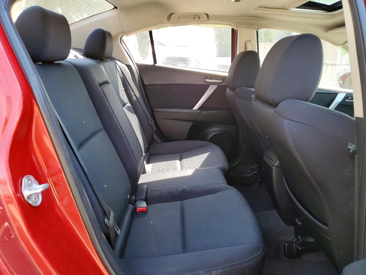 2011 Mazda 3 S Красный vin: JM1BL1U67B1437334