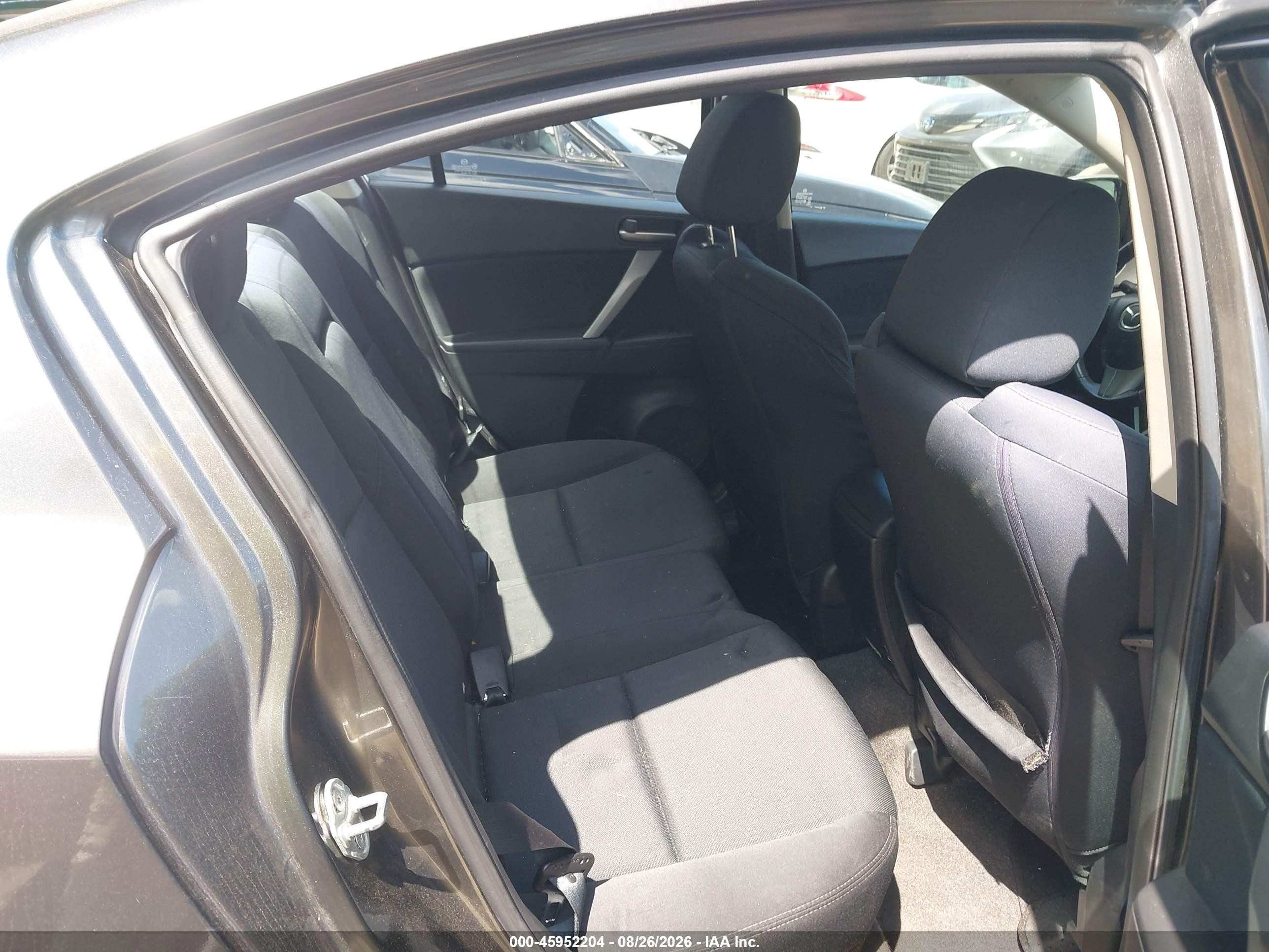 2011 Mazda Mazda3 S Sport Gray vin: JM1BL1U68B1482718