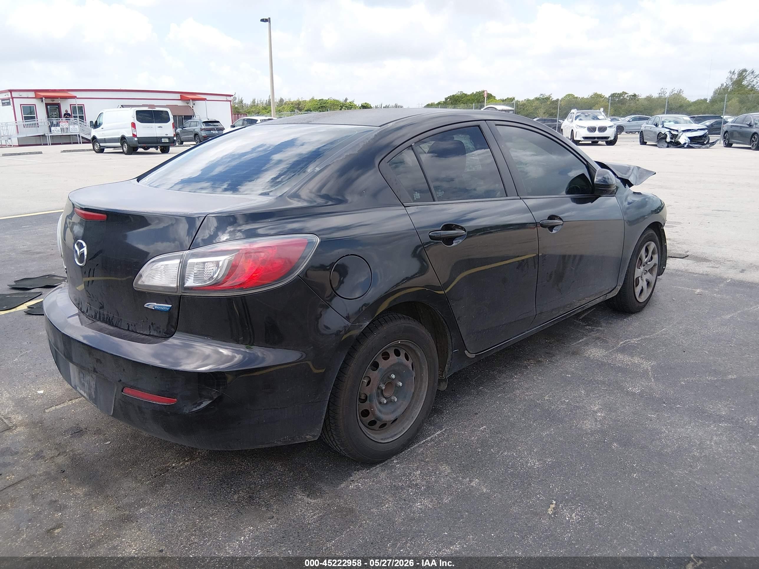 2013 Mazda Mazda3 I Sport Серый vin: JM1BL1U70D1747773