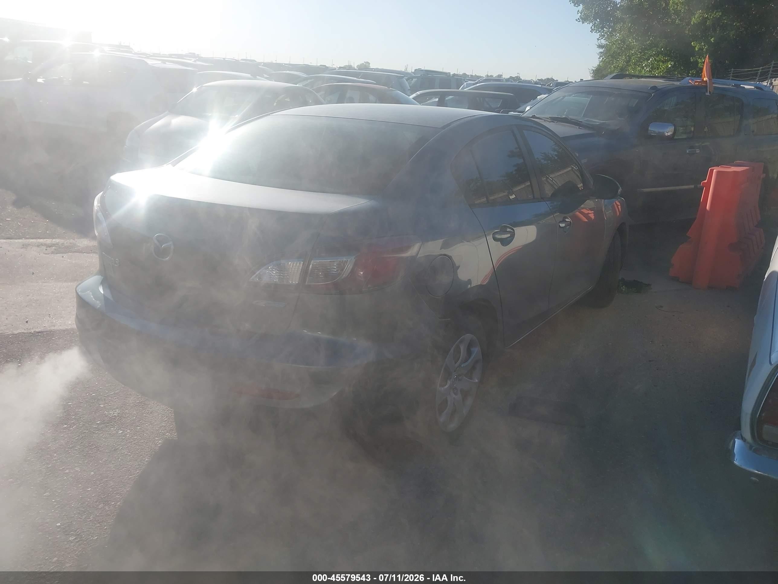2013 Mazda Mazda3 I Sport Синий vin: JM1BL1U71D1719402