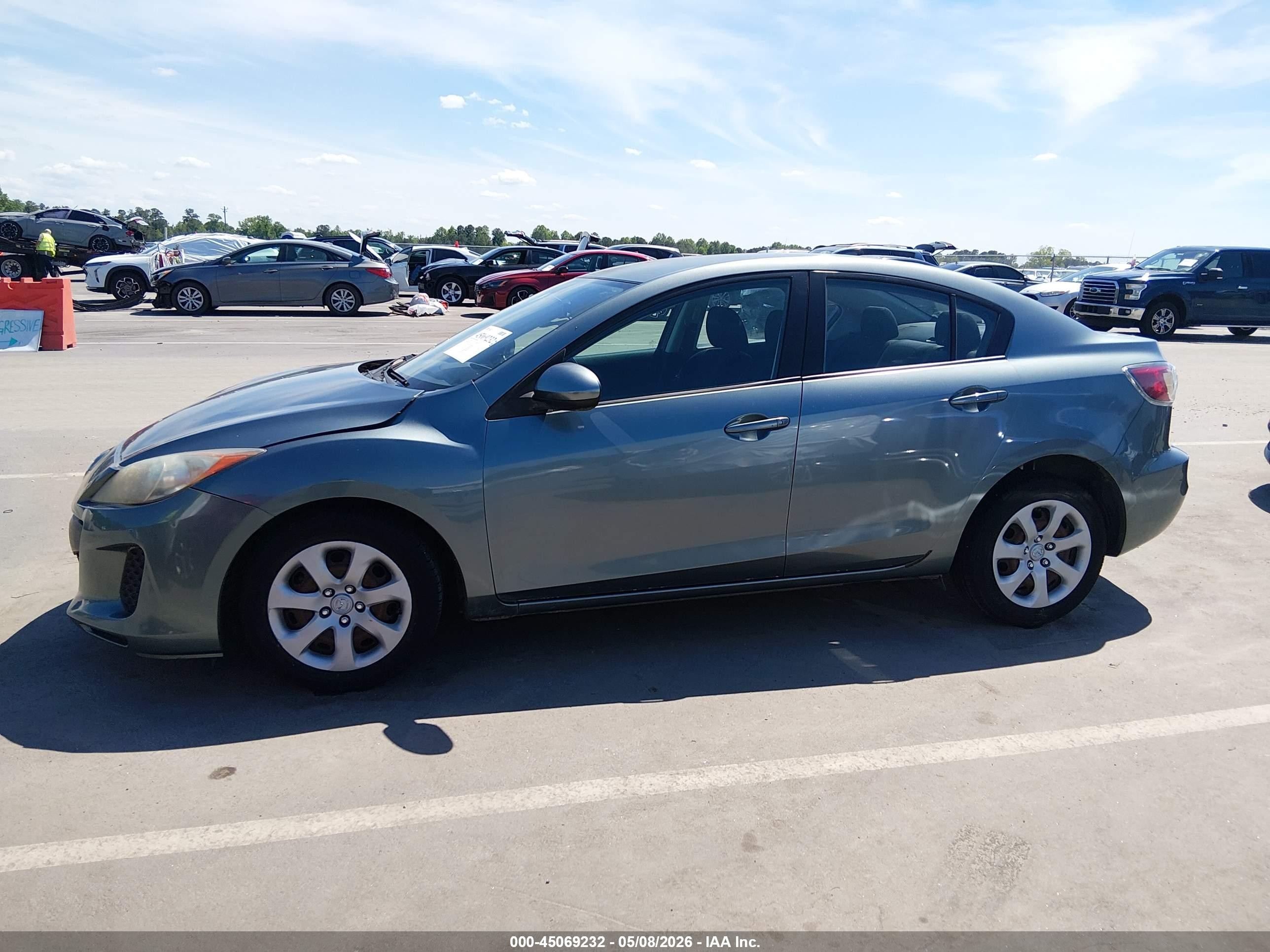 2013 Mazda Mazda3 I Sport Light Blue vin: JM1BL1U71D1749497