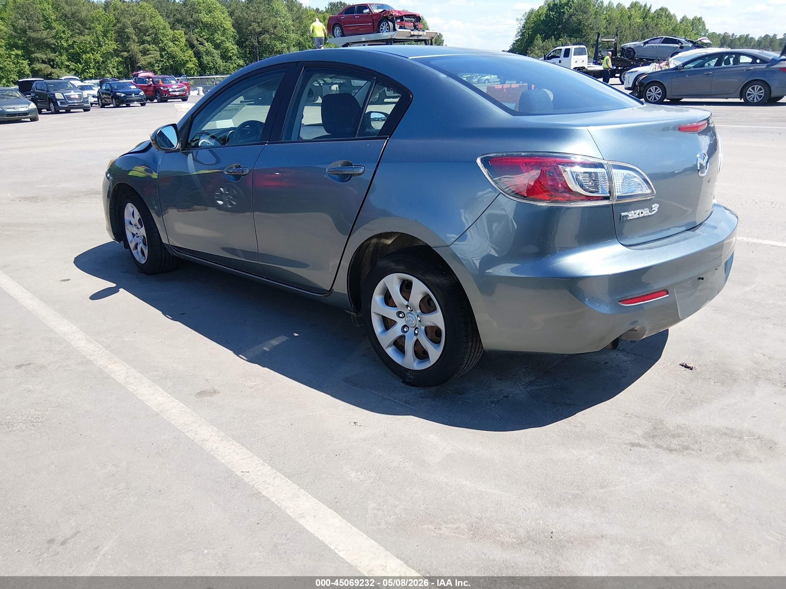 2013 Mazda Mazda3 I Sport Light Blue vin: JM1BL1U71D1749497