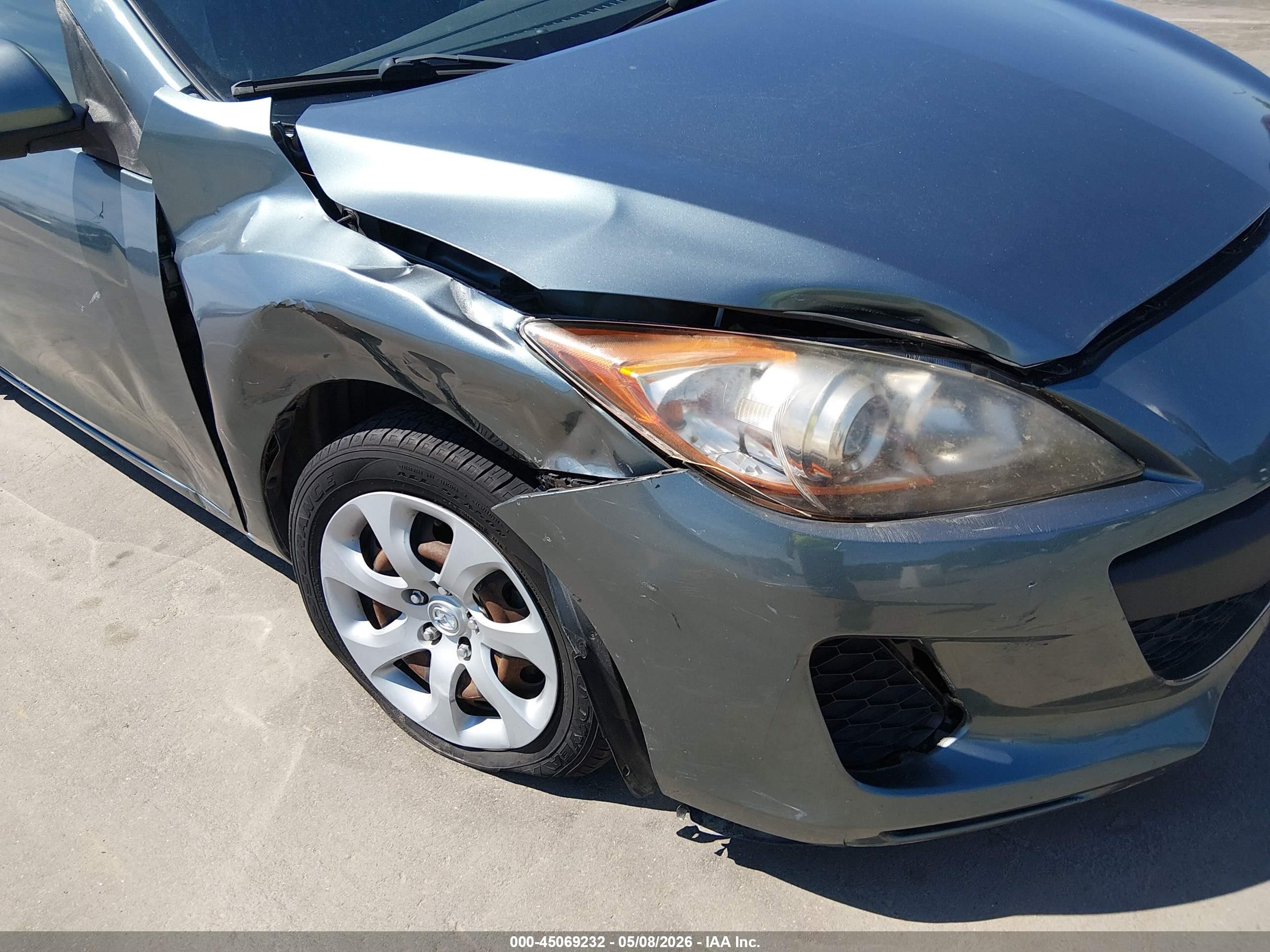 2013 Mazda Mazda3 I Sport Light Blue vin: JM1BL1U71D1749497