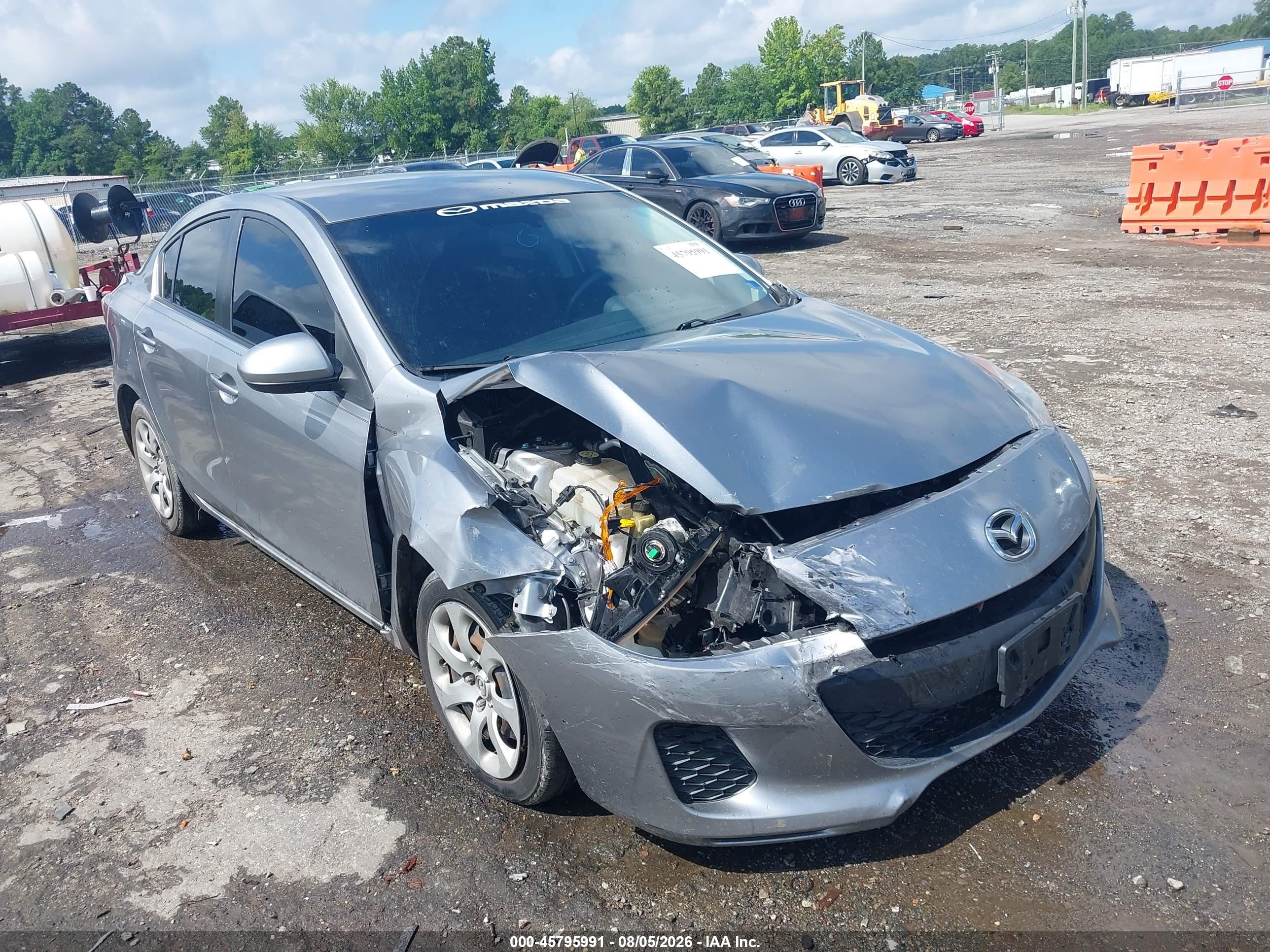 2013 Mazda 3 I Серебряный vin: JM1BL1U72D1749394