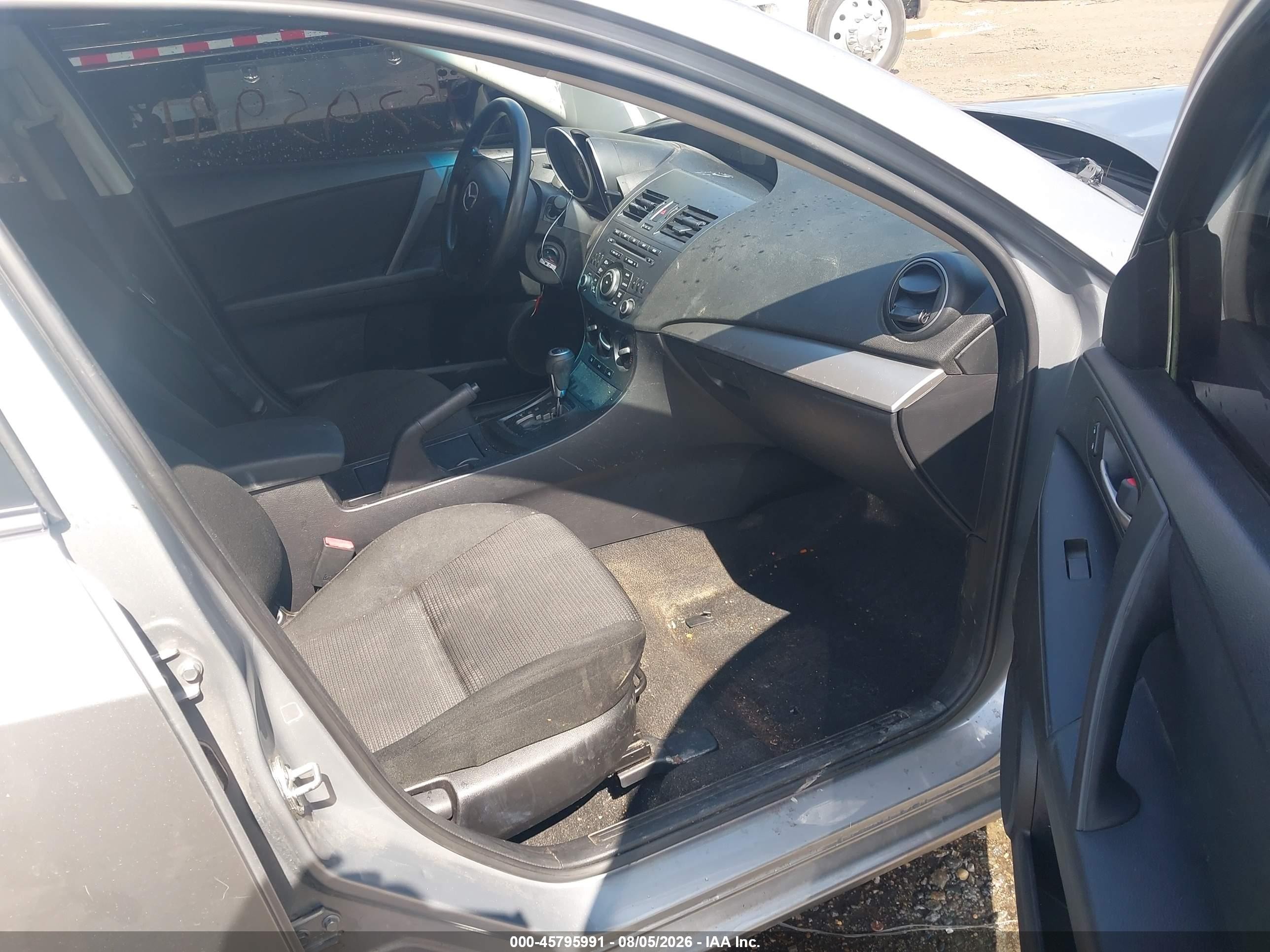 2013 Mazda 3 I Серебряный vin: JM1BL1U72D1749394